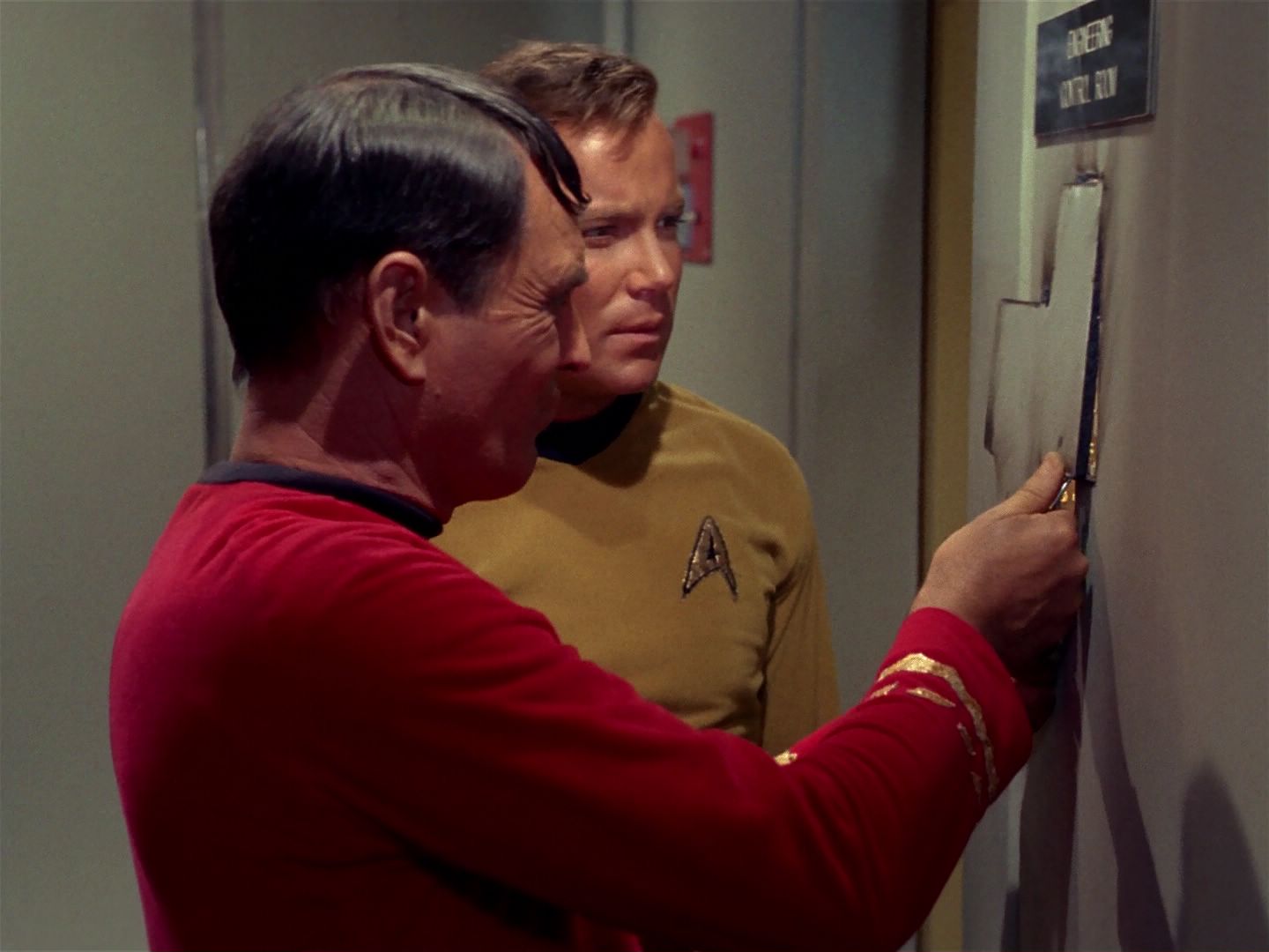 ariane179254_StarTrek_1x04_TheNakedTime_2020.jpg