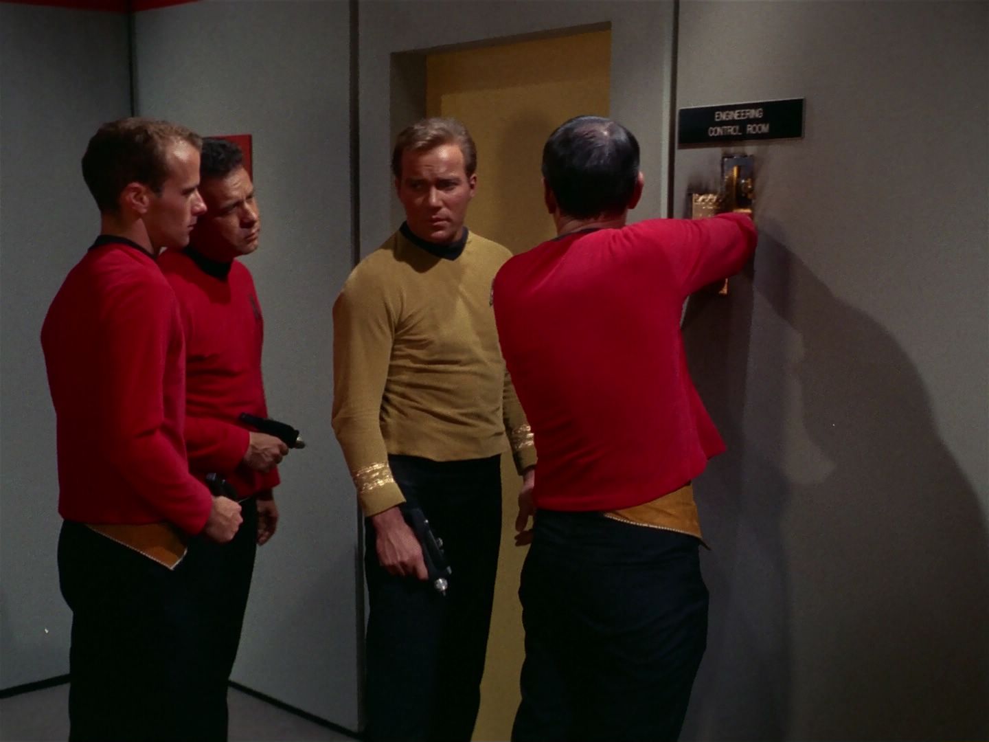 ariane179254_StarTrek_1x04_TheNakedTime_2029.jpg