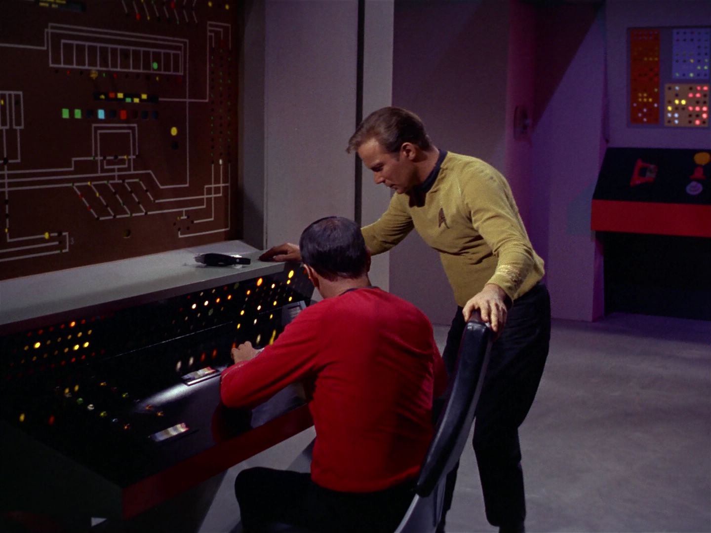ariane179254_StarTrek_1x04_TheNakedTime_2049.jpg