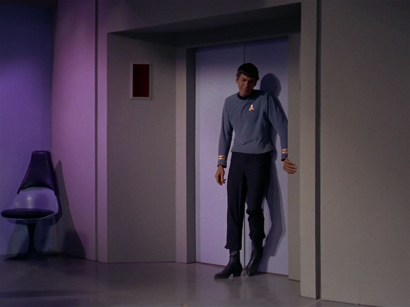 ariane179254_StarTrek_1x04_TheNakedTime_2075.jpg