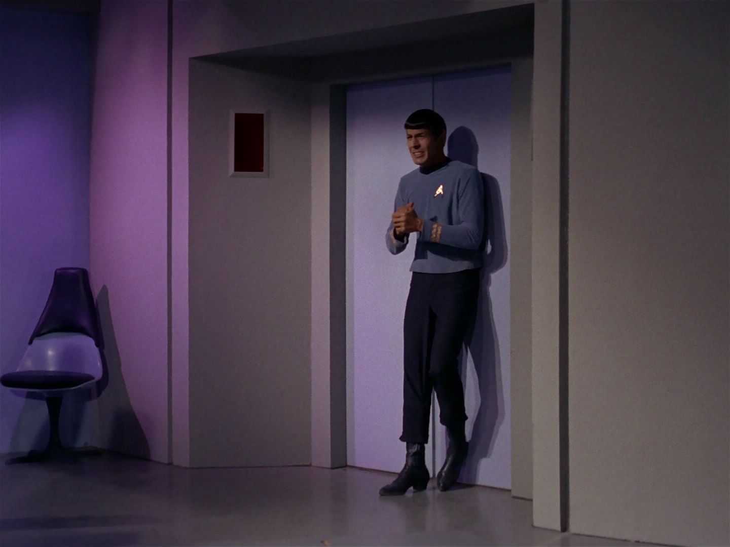 ariane179254_StarTrek_1x04_TheNakedTime_2081.jpg