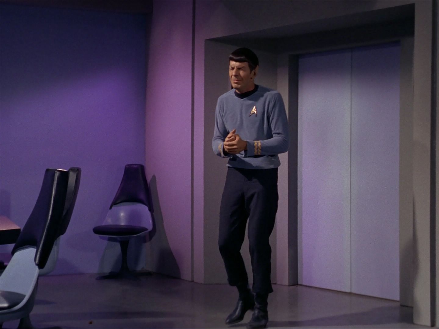 ariane179254_StarTrek_1x04_TheNakedTime_2091.jpg