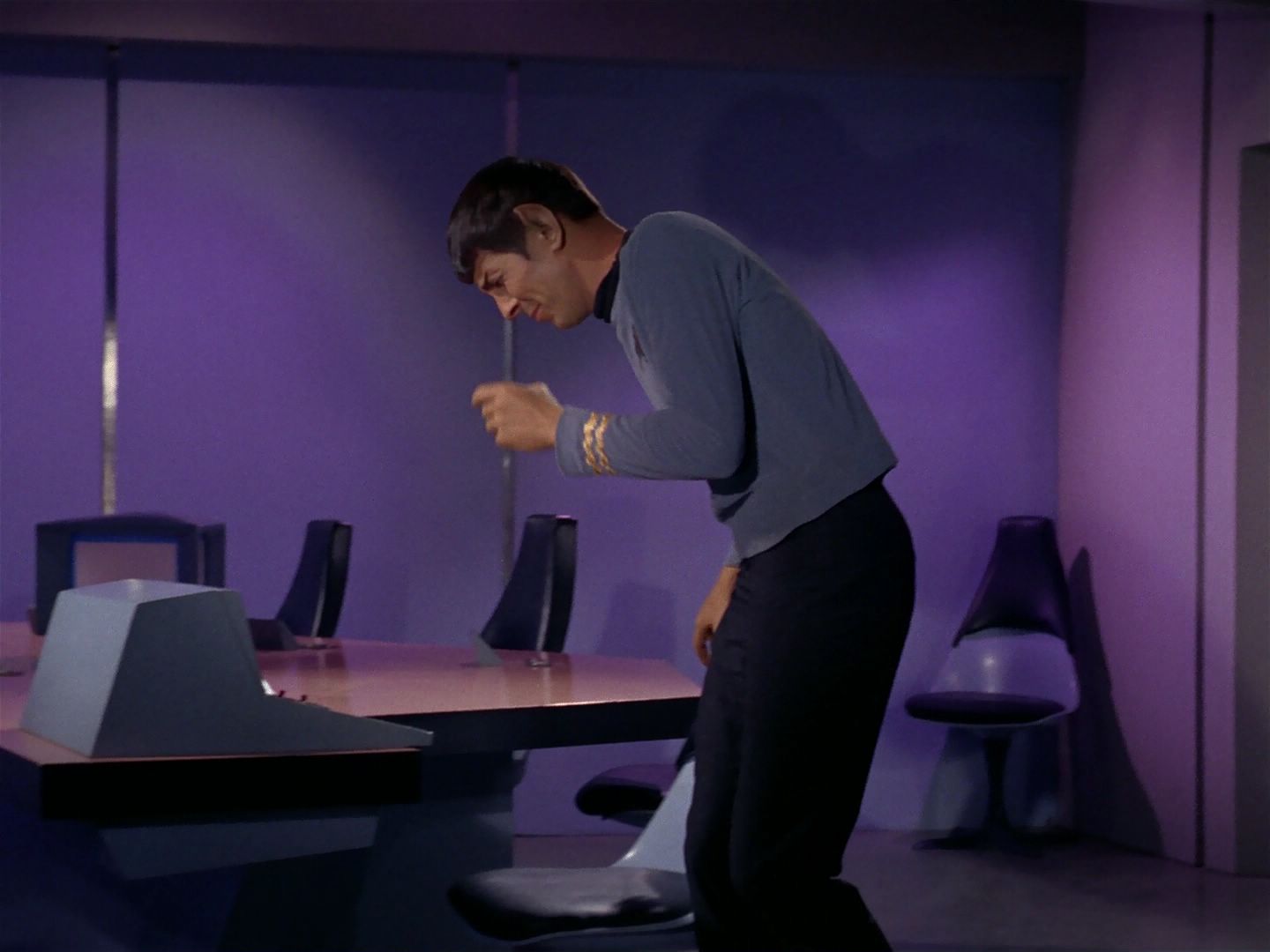 ariane179254_StarTrek_1x04_TheNakedTime_2099.jpg