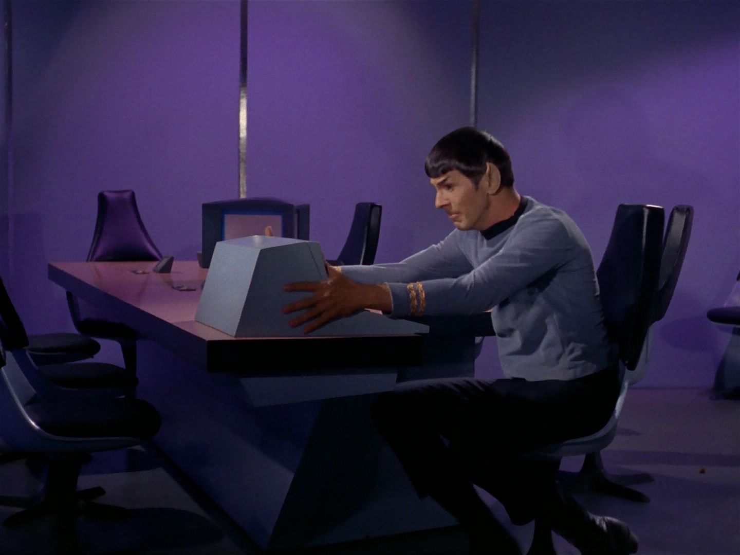 ariane179254_StarTrek_1x04_TheNakedTime_2102.jpg