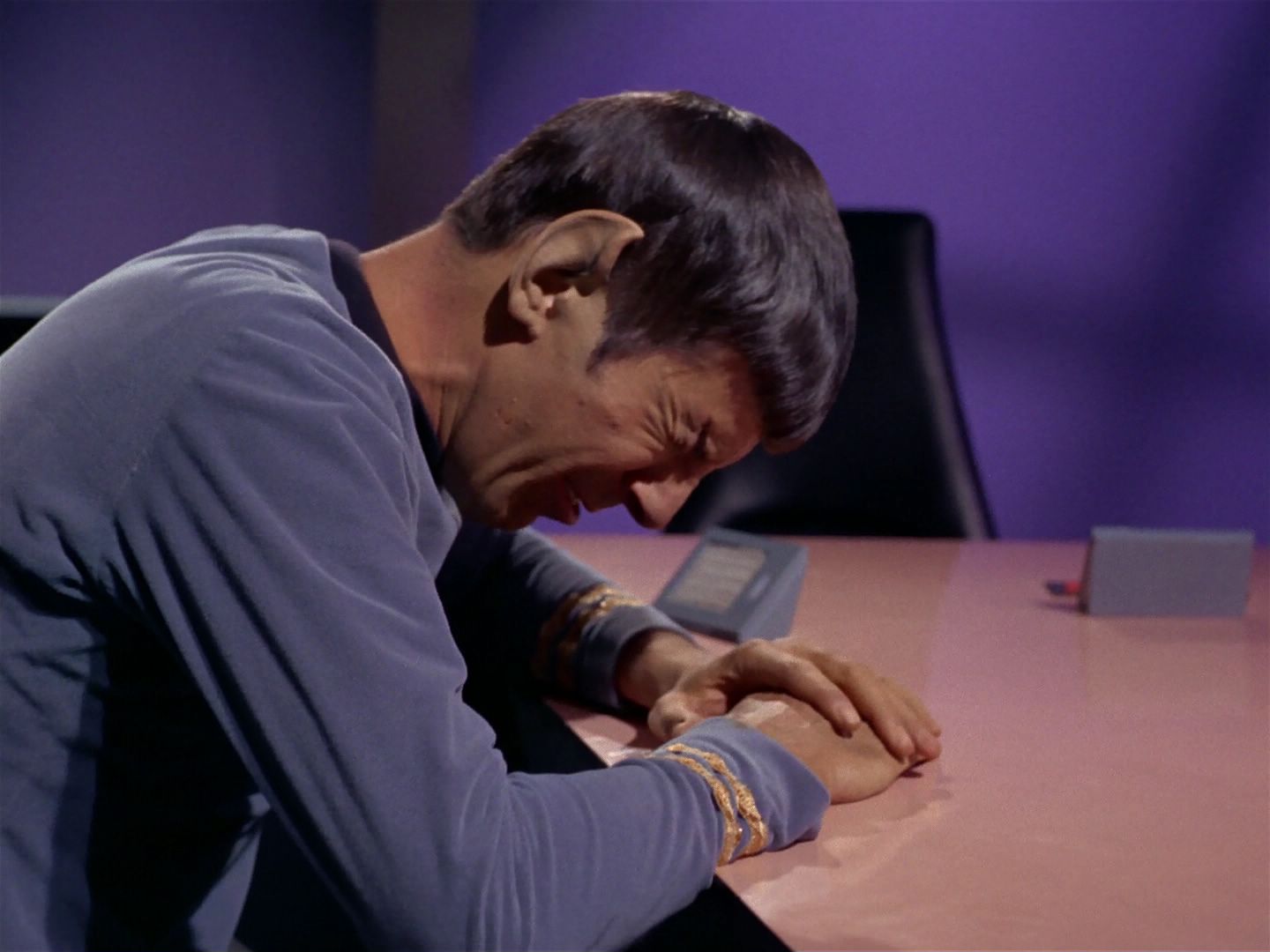 ariane179254_StarTrek_1x04_TheNakedTime_2152.jpg