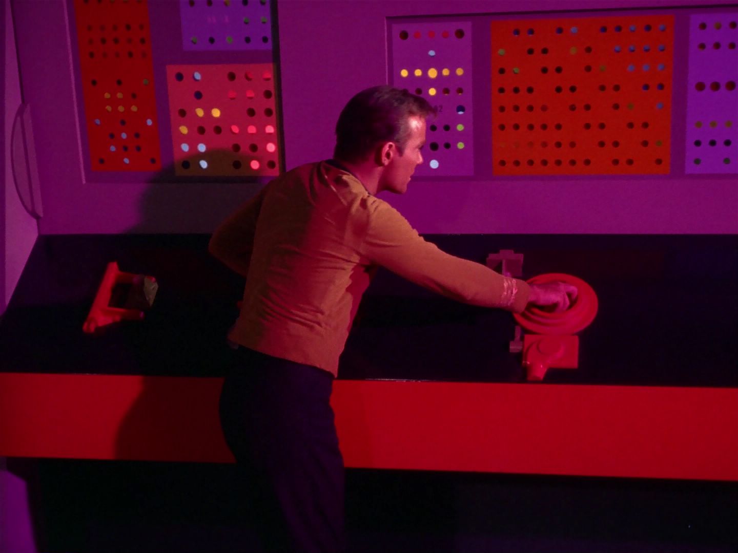 ariane179254_StarTrek_1x04_TheNakedTime_2160.jpg