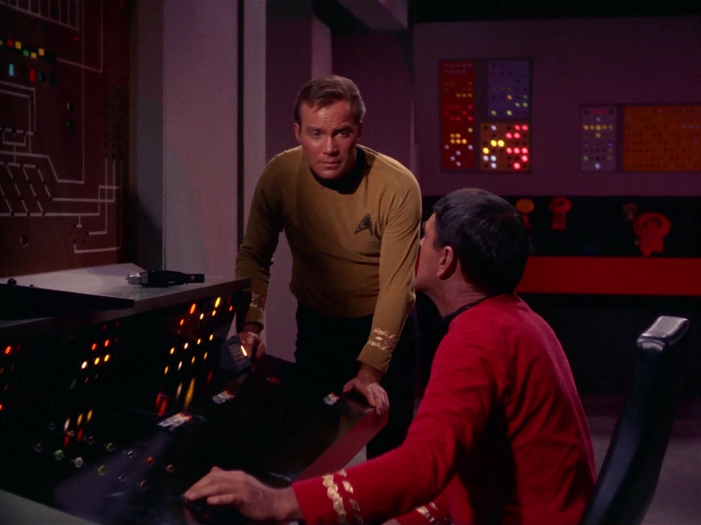 ariane179254_StarTrek_1x04_TheNakedTime_2170.jpg