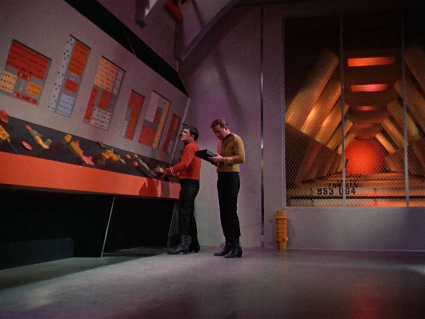 ariane179254_StarTrek_1x04_TheNakedTime_2212.jpg