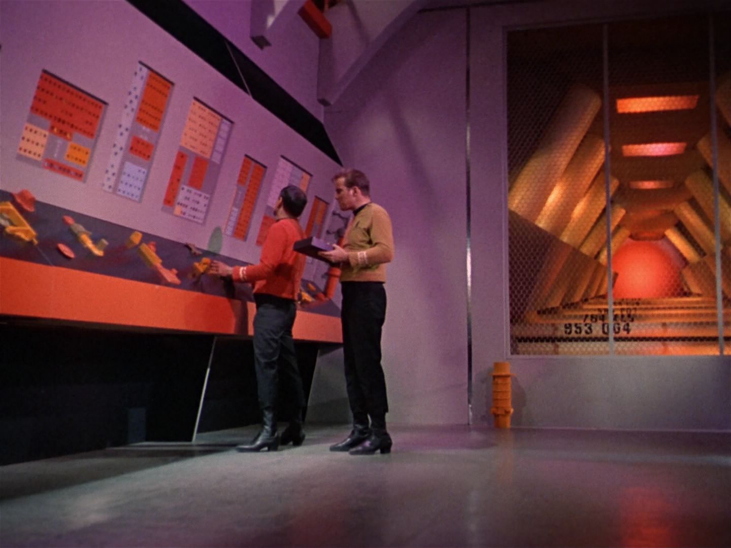 ariane179254_StarTrek_1x04_TheNakedTime_2220.jpg