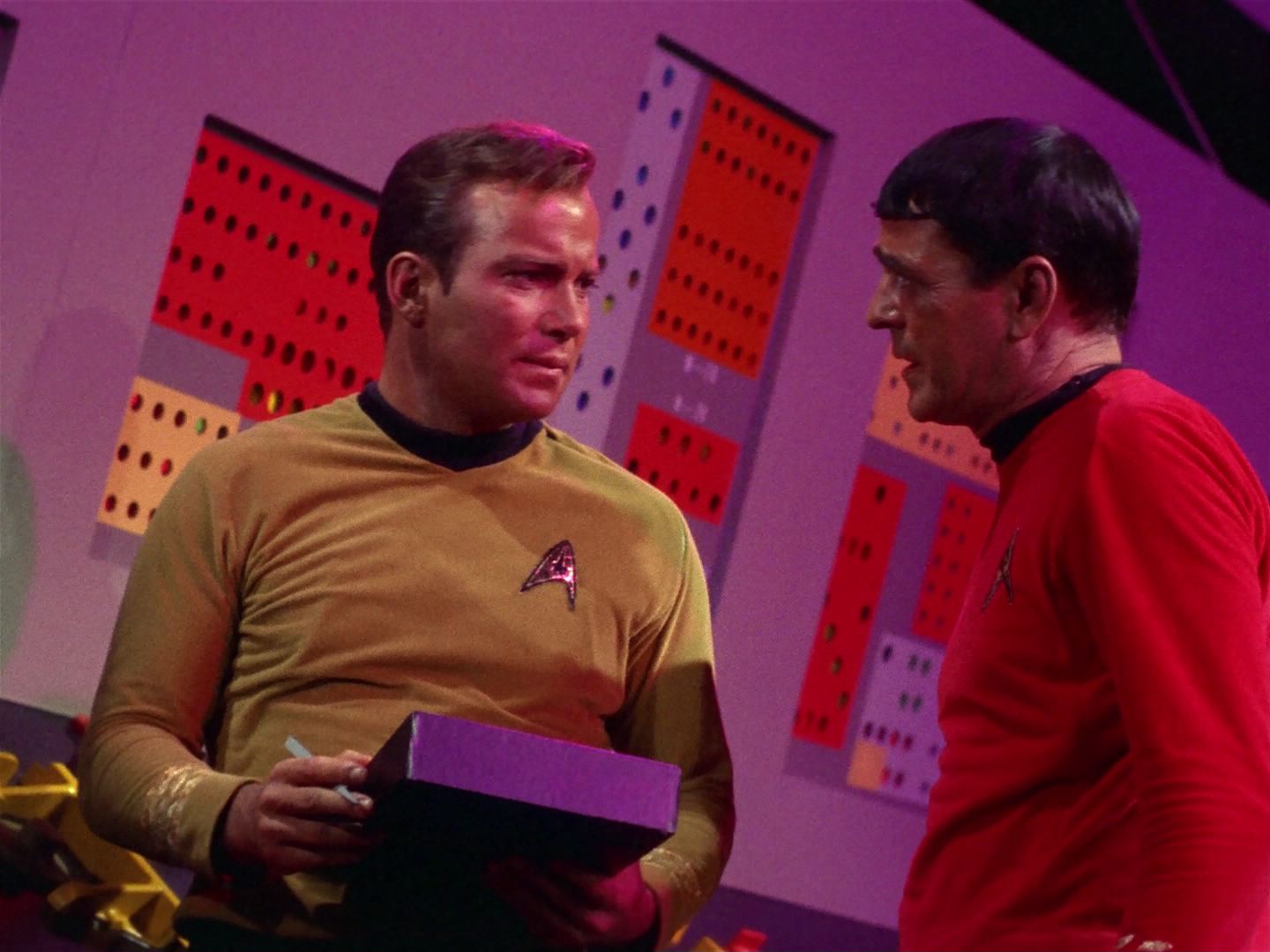 ariane179254_StarTrek_1x04_TheNakedTime_2231.jpg