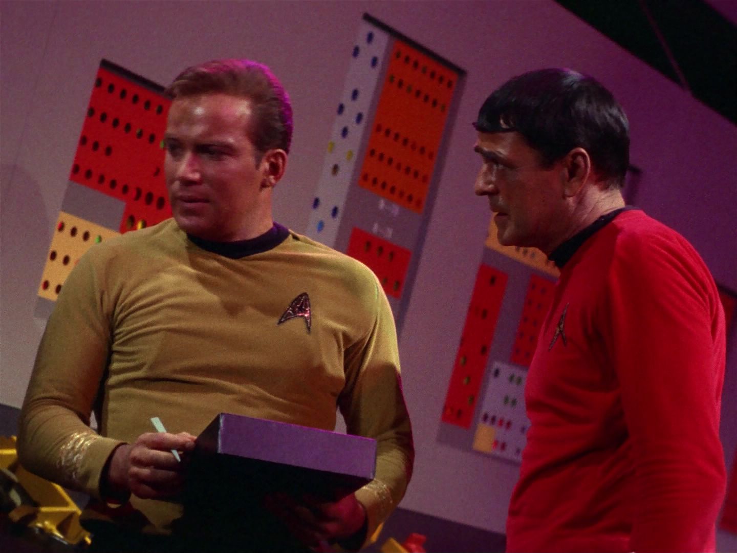 ariane179254_StarTrek_1x04_TheNakedTime_2234.jpg