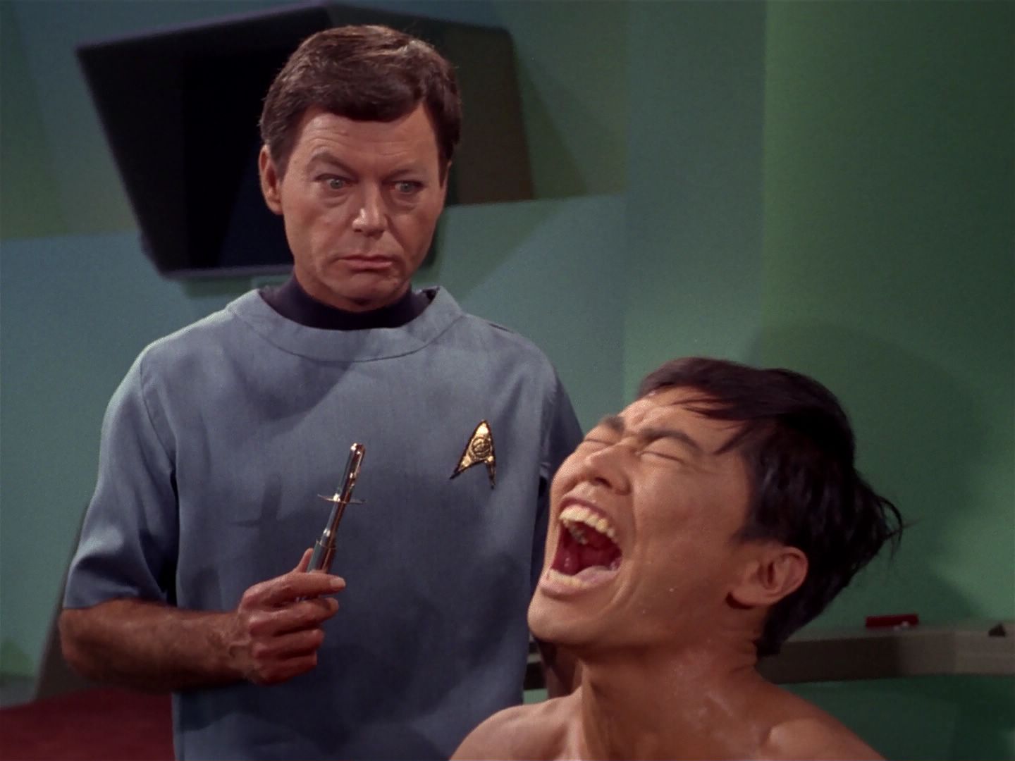 ariane179254_StarTrek_1x04_TheNakedTime_2238.jpg