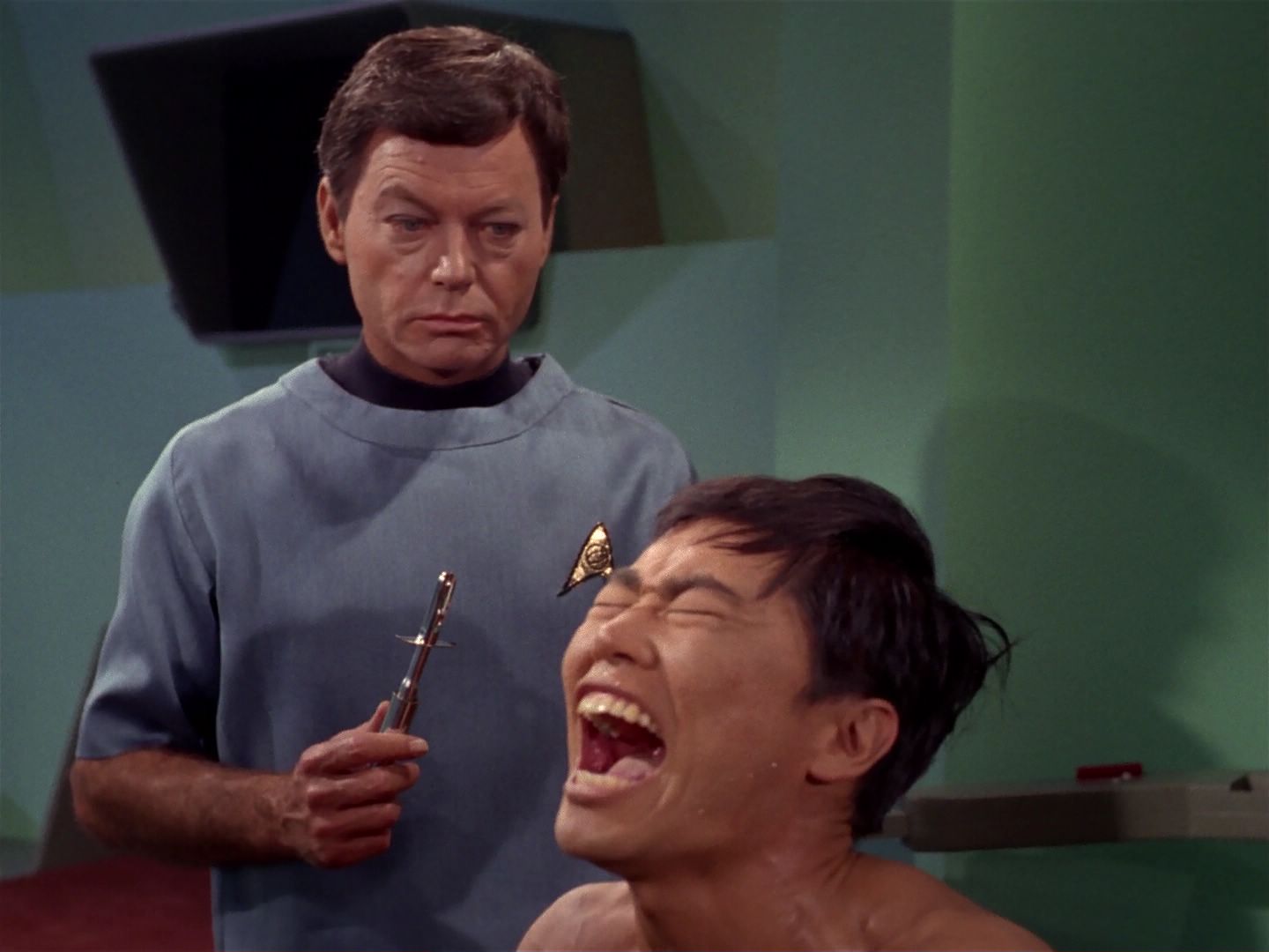 ariane179254_StarTrek_1x04_TheNakedTime_2239.jpg