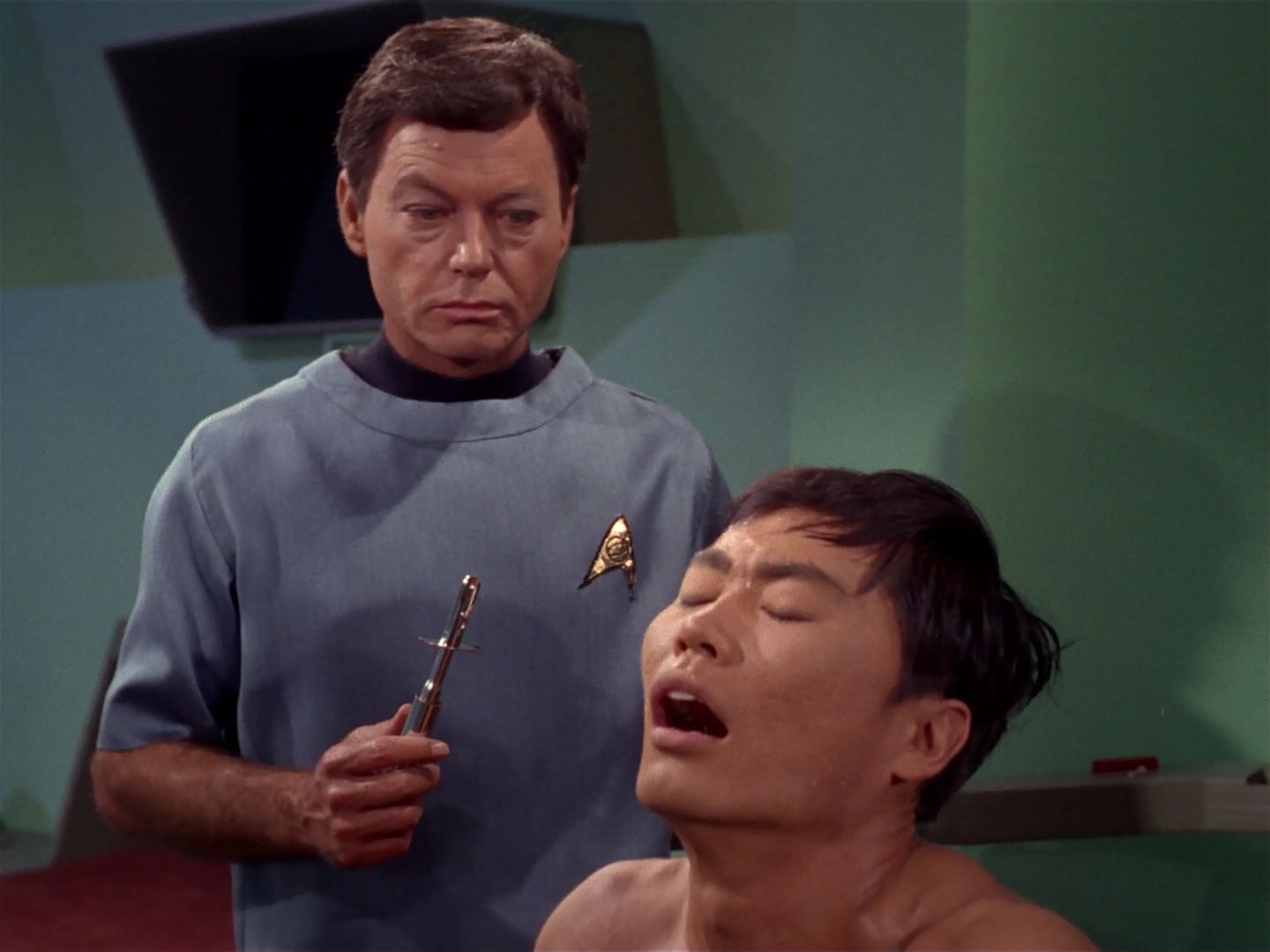 ariane179254_StarTrek_1x04_TheNakedTime_2241.jpg