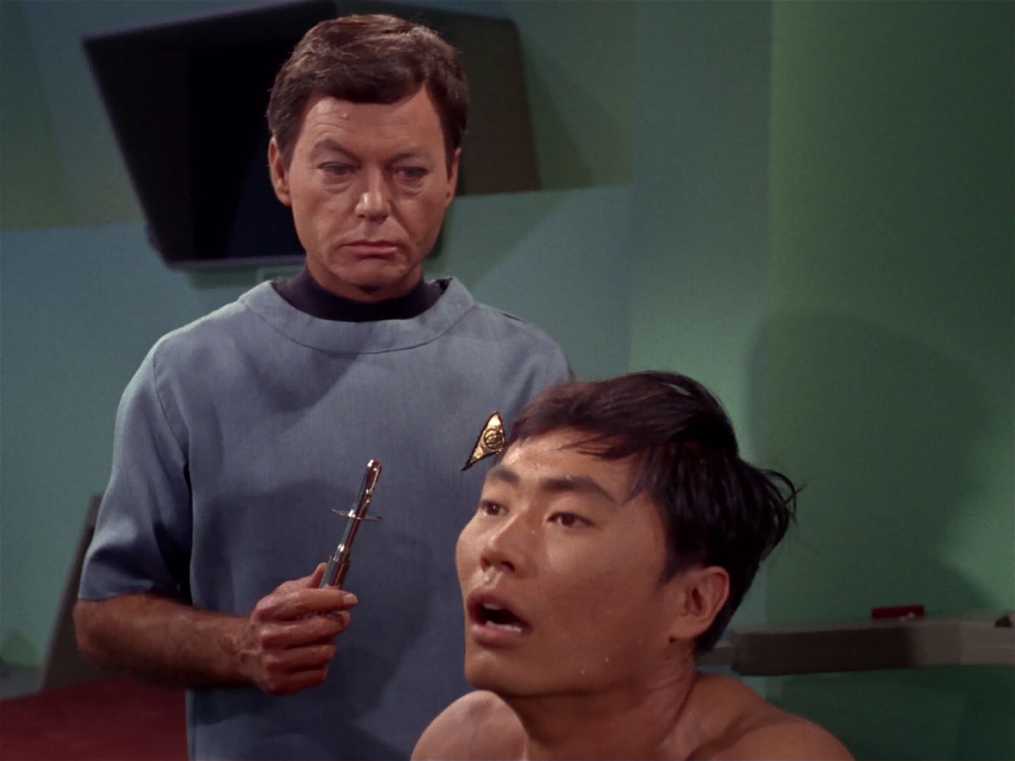 ariane179254_StarTrek_1x04_TheNakedTime_2242.jpg