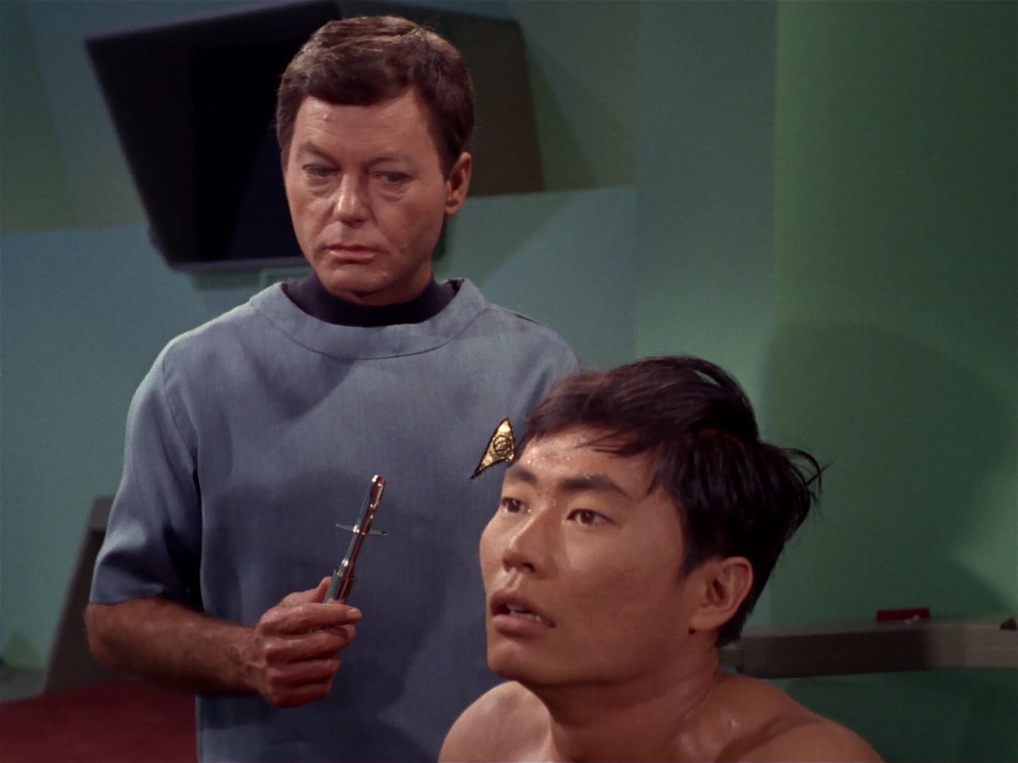 ariane179254_StarTrek_1x04_TheNakedTime_2244.jpg