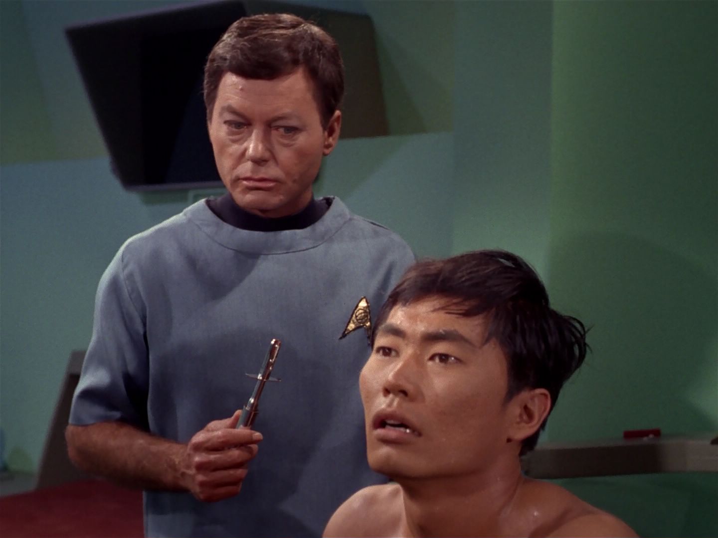 ariane179254_StarTrek_1x04_TheNakedTime_2246.jpg