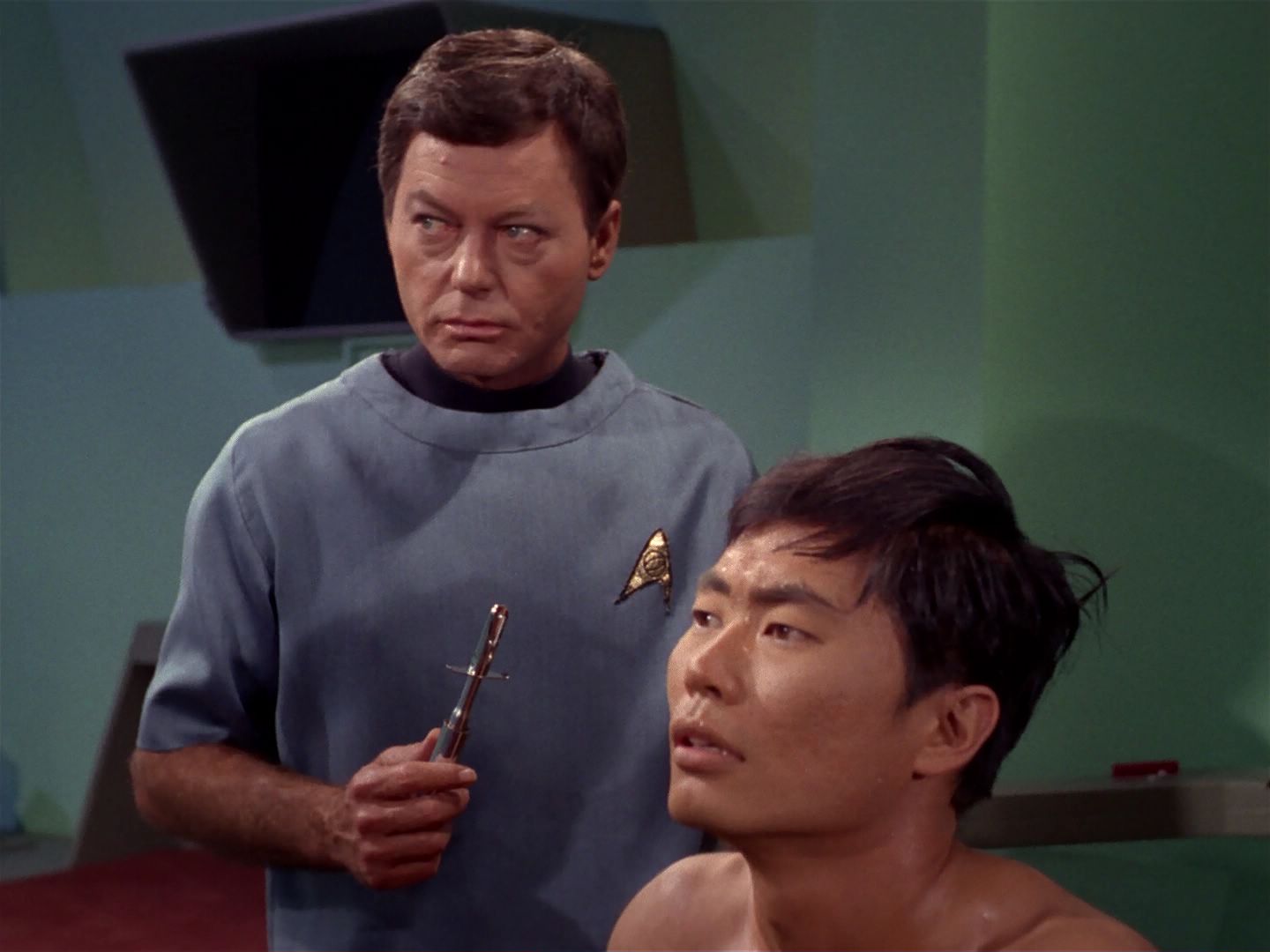 ariane179254_StarTrek_1x04_TheNakedTime_2248.jpg