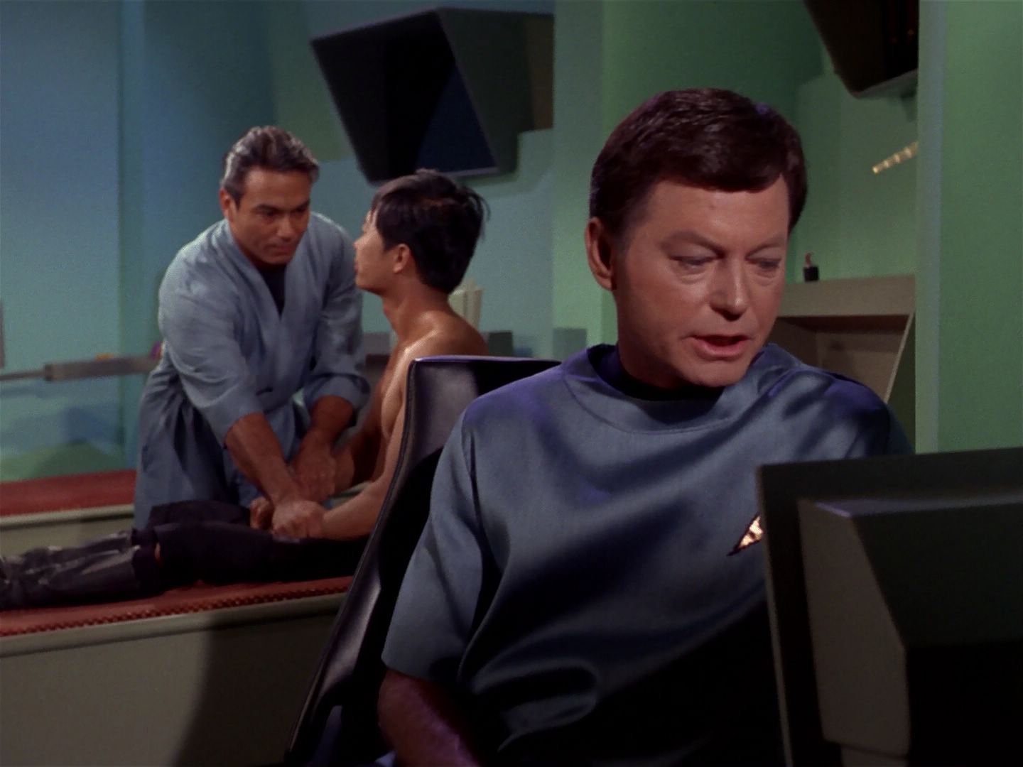 ariane179254_StarTrek_1x04_TheNakedTime_2256.jpg
