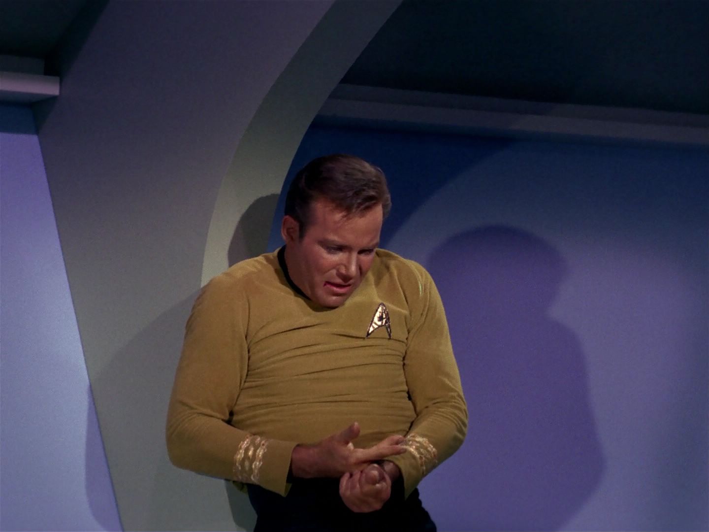 ariane179254_StarTrek_1x04_TheNakedTime_2437.jpg