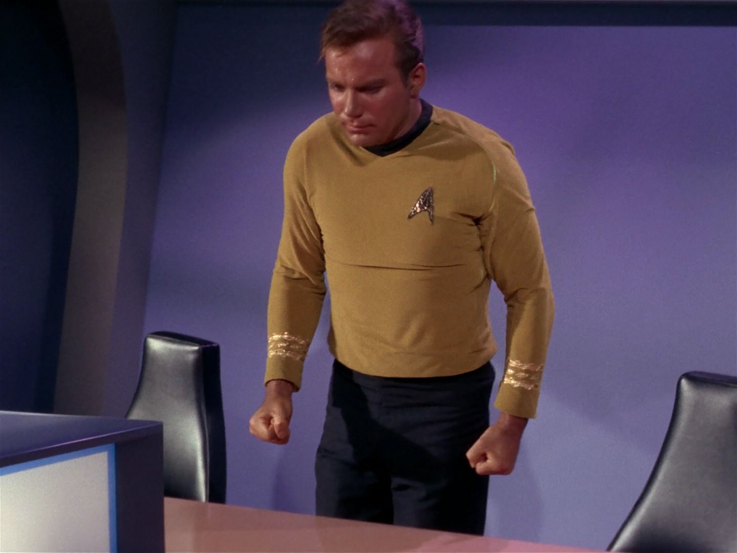 ariane179254_StarTrek_1x04_TheNakedTime_2475.jpg