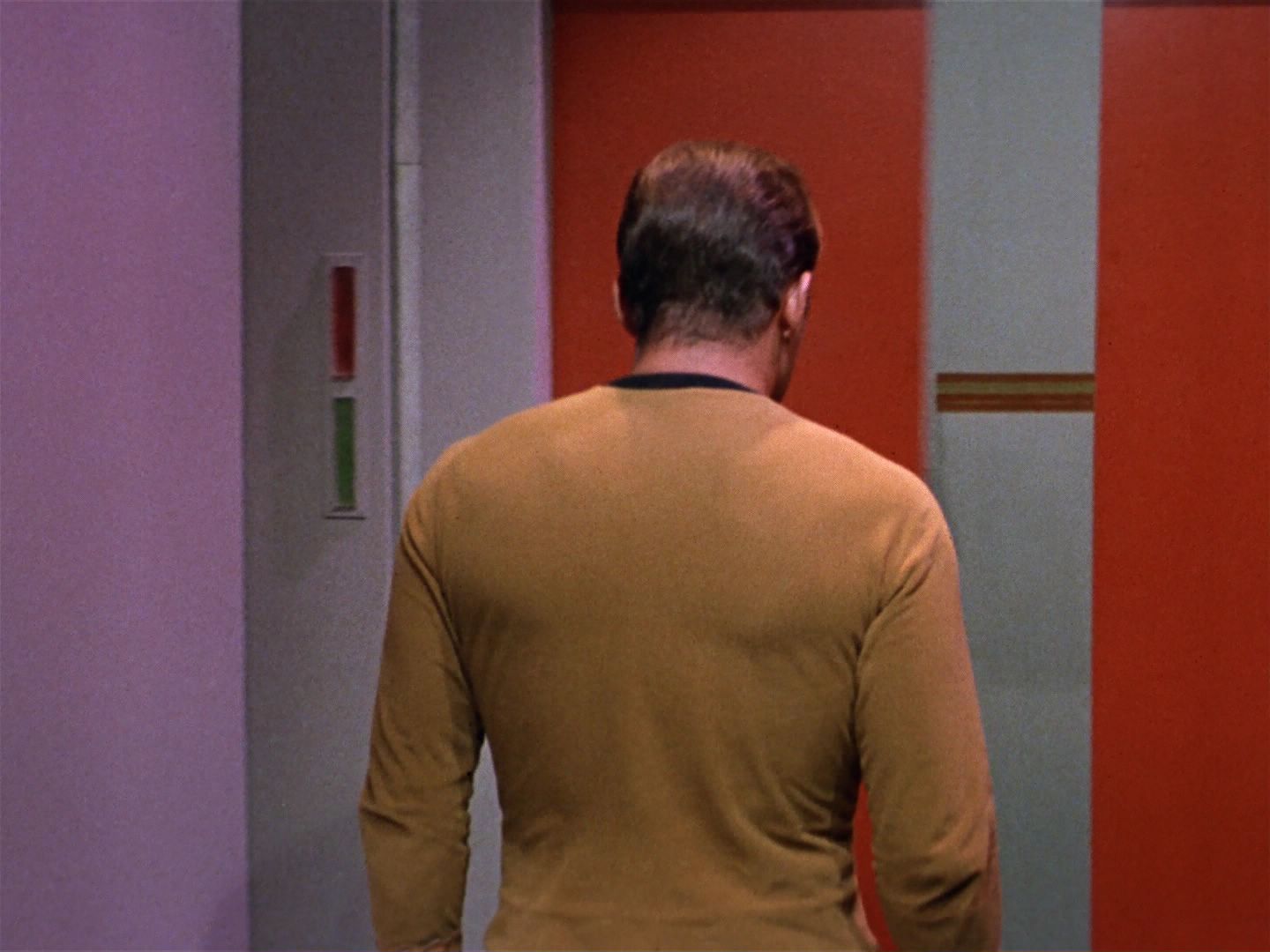 ariane179254_StarTrek_1x04_TheNakedTime_2506.jpg
