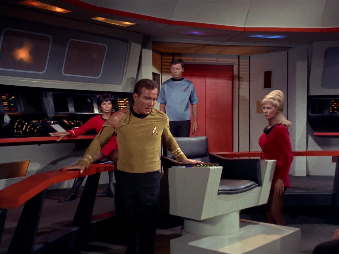 ariane179254_StarTrek_1x04_TheNakedTime_2543.jpg