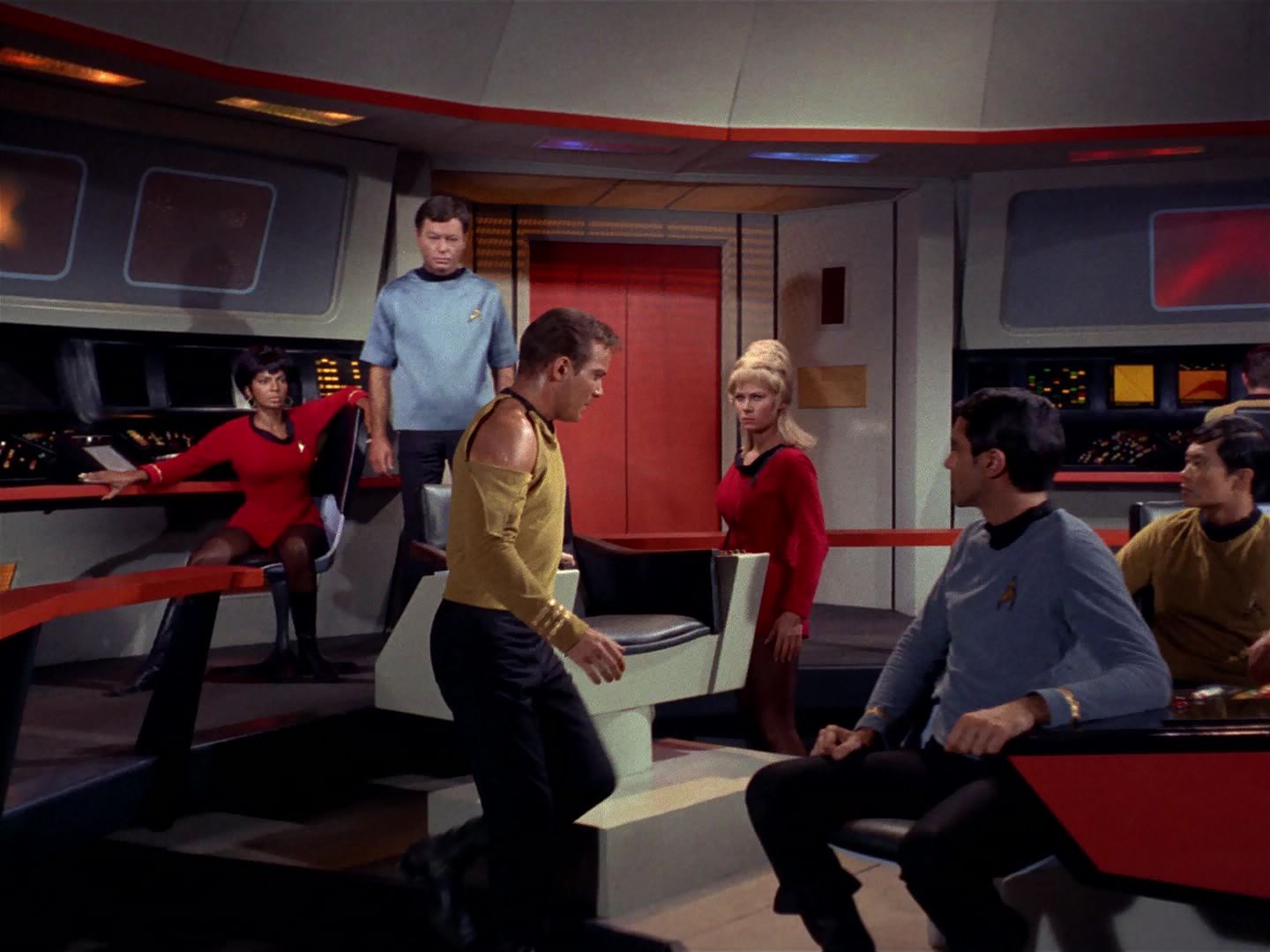 ariane179254_StarTrek_1x04_TheNakedTime_2545.jpg