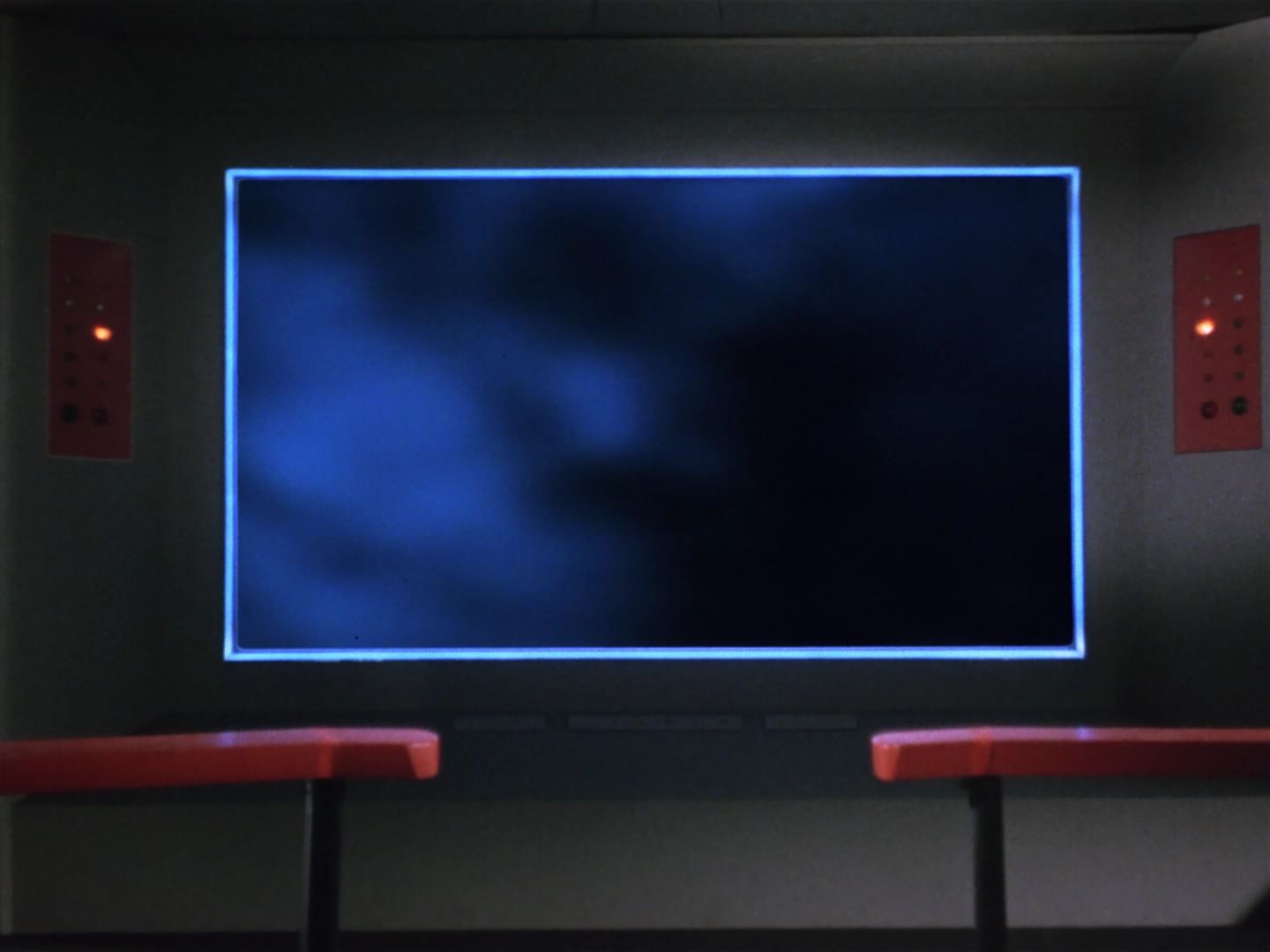 ariane179254_StarTrek_1x04_TheNakedTime_2570.jpg