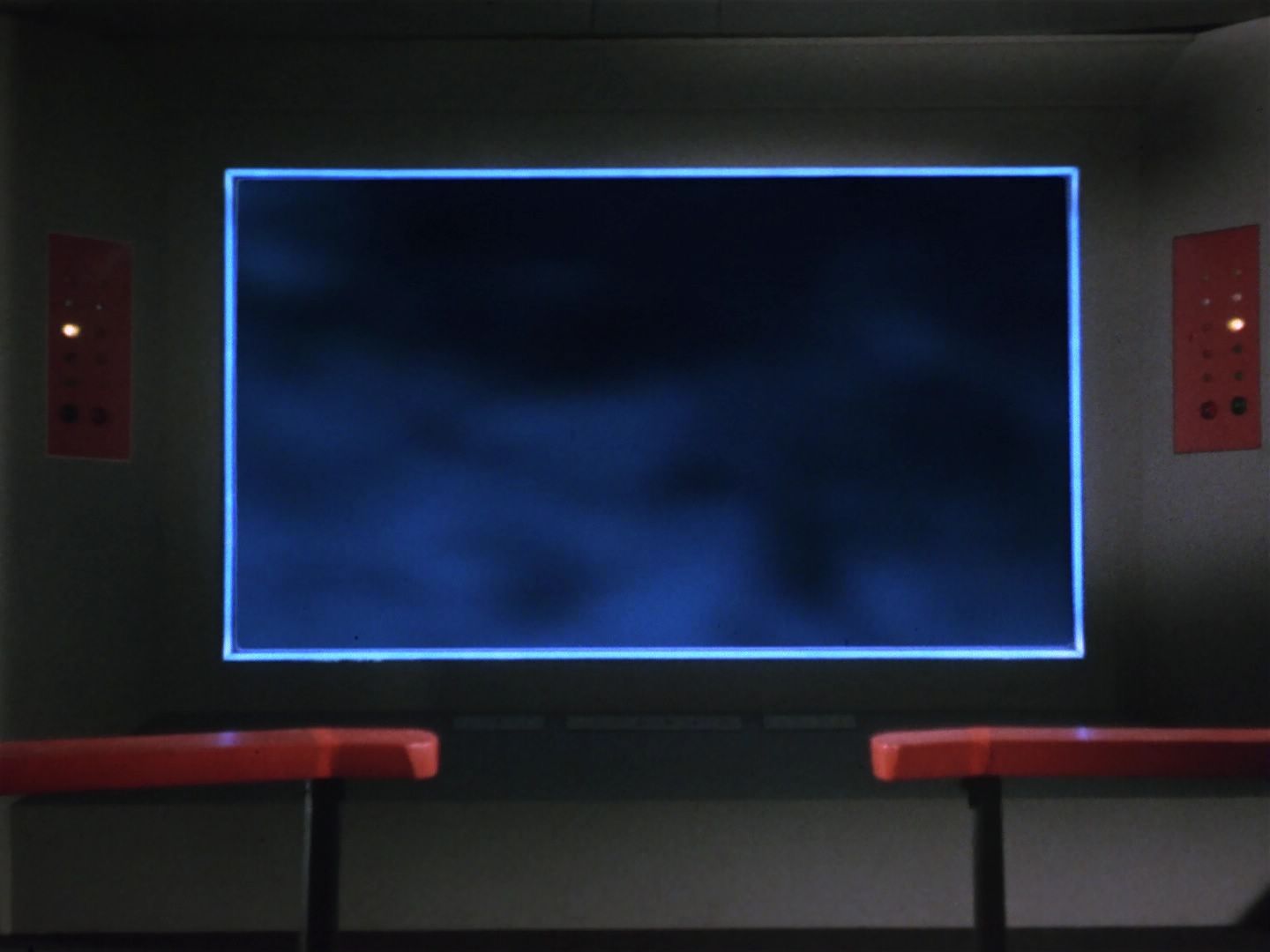 ariane179254_StarTrek_1x04_TheNakedTime_2571.jpg
