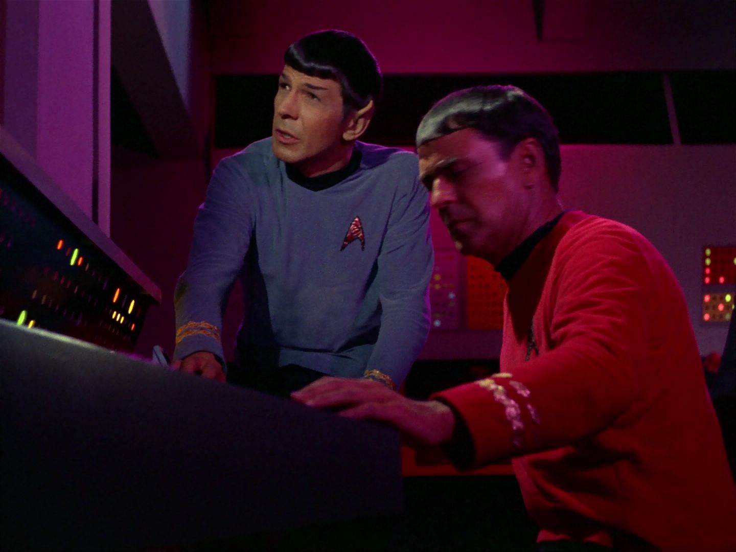 ariane179254_StarTrek_1x04_TheNakedTime_2594.jpg