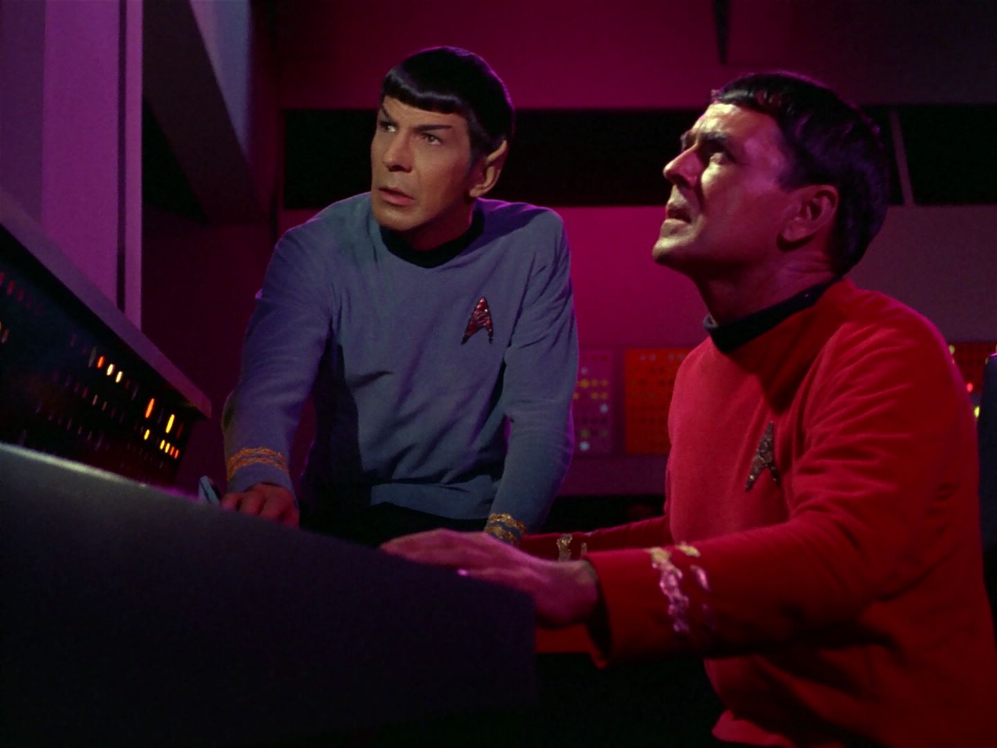 ariane179254_StarTrek_1x04_TheNakedTime_2622.jpg