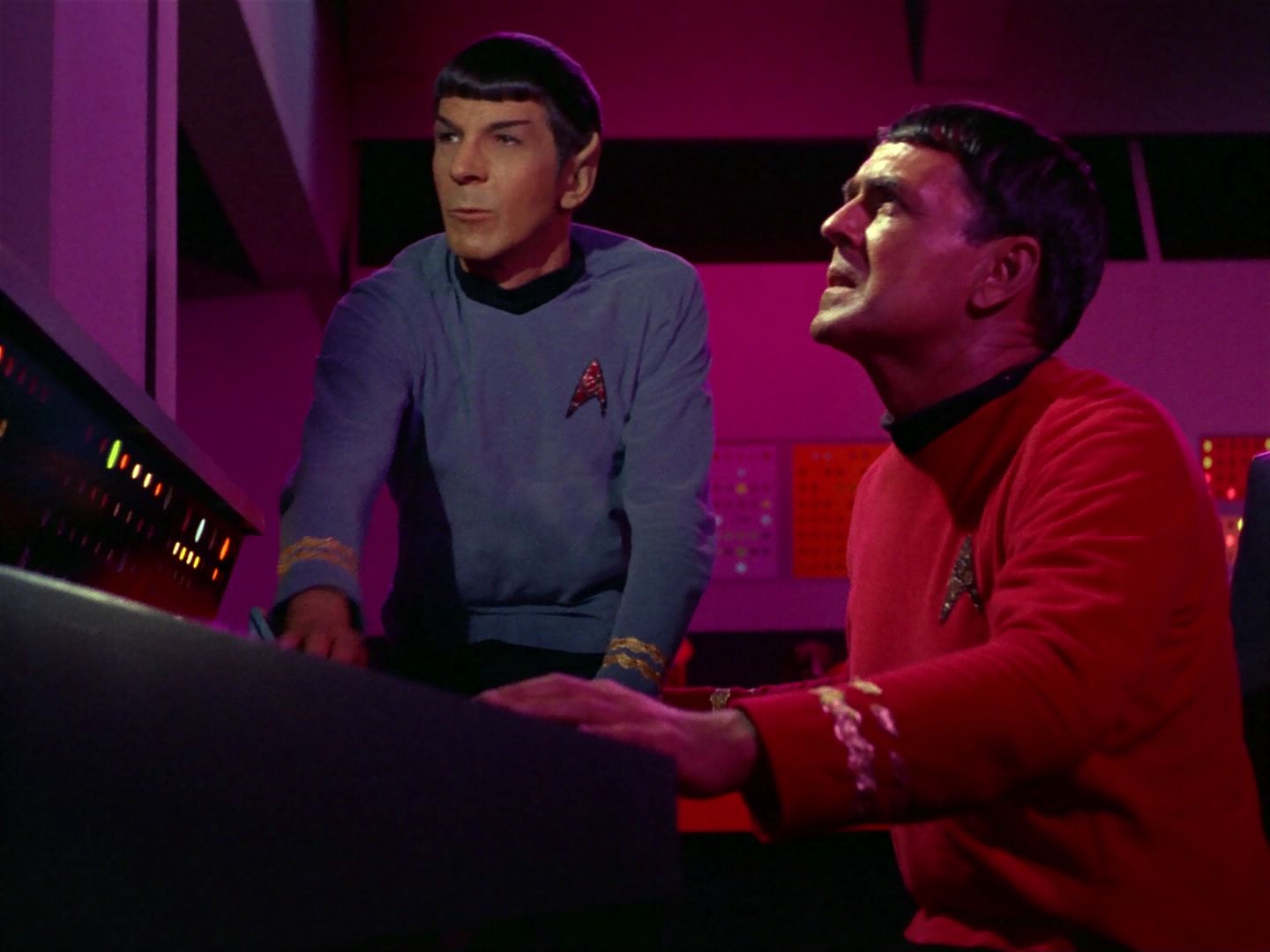 ariane179254_StarTrek_1x04_TheNakedTime_2624.jpg