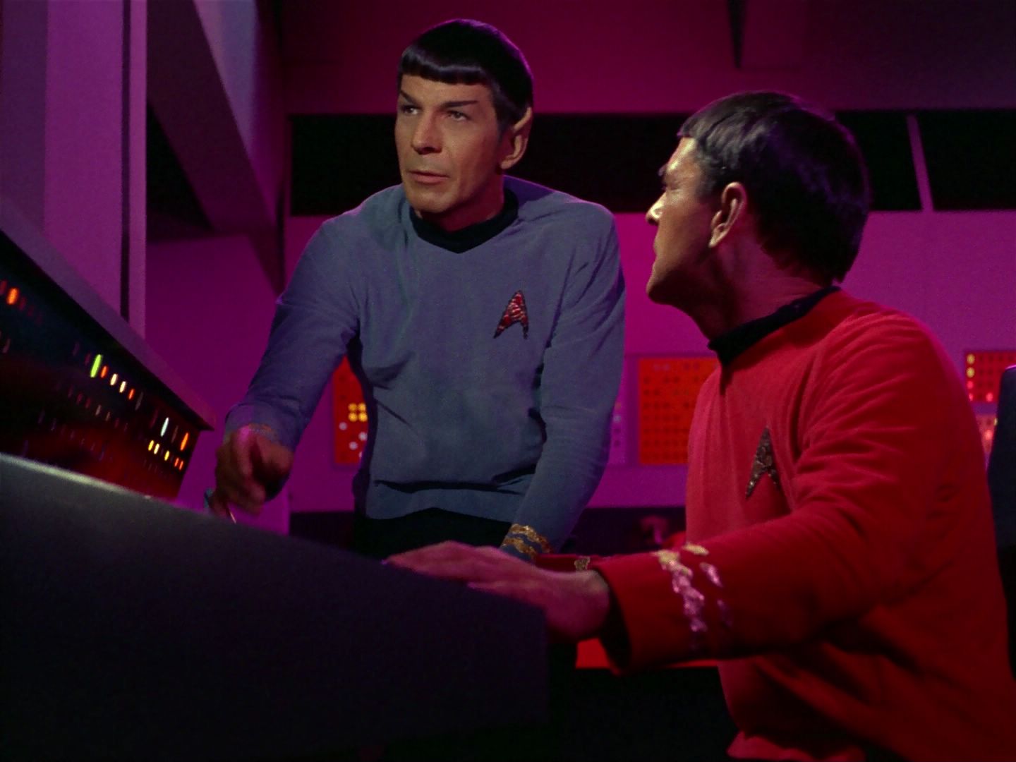 ariane179254_StarTrek_1x04_TheNakedTime_2625.jpg