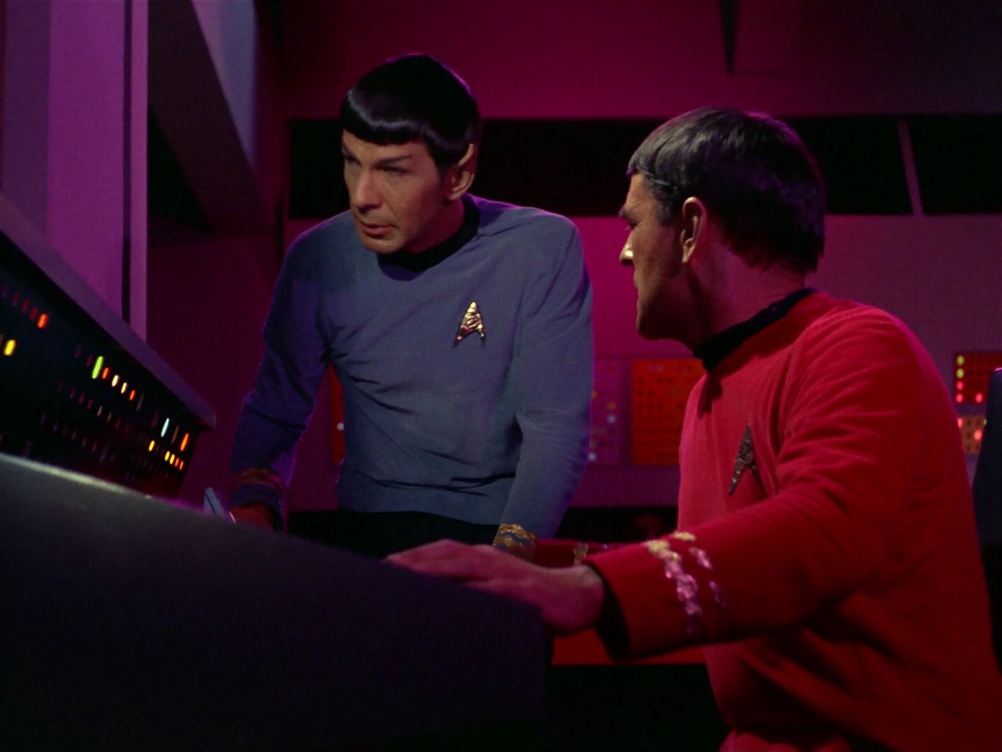 ariane179254_StarTrek_1x04_TheNakedTime_2626.jpg