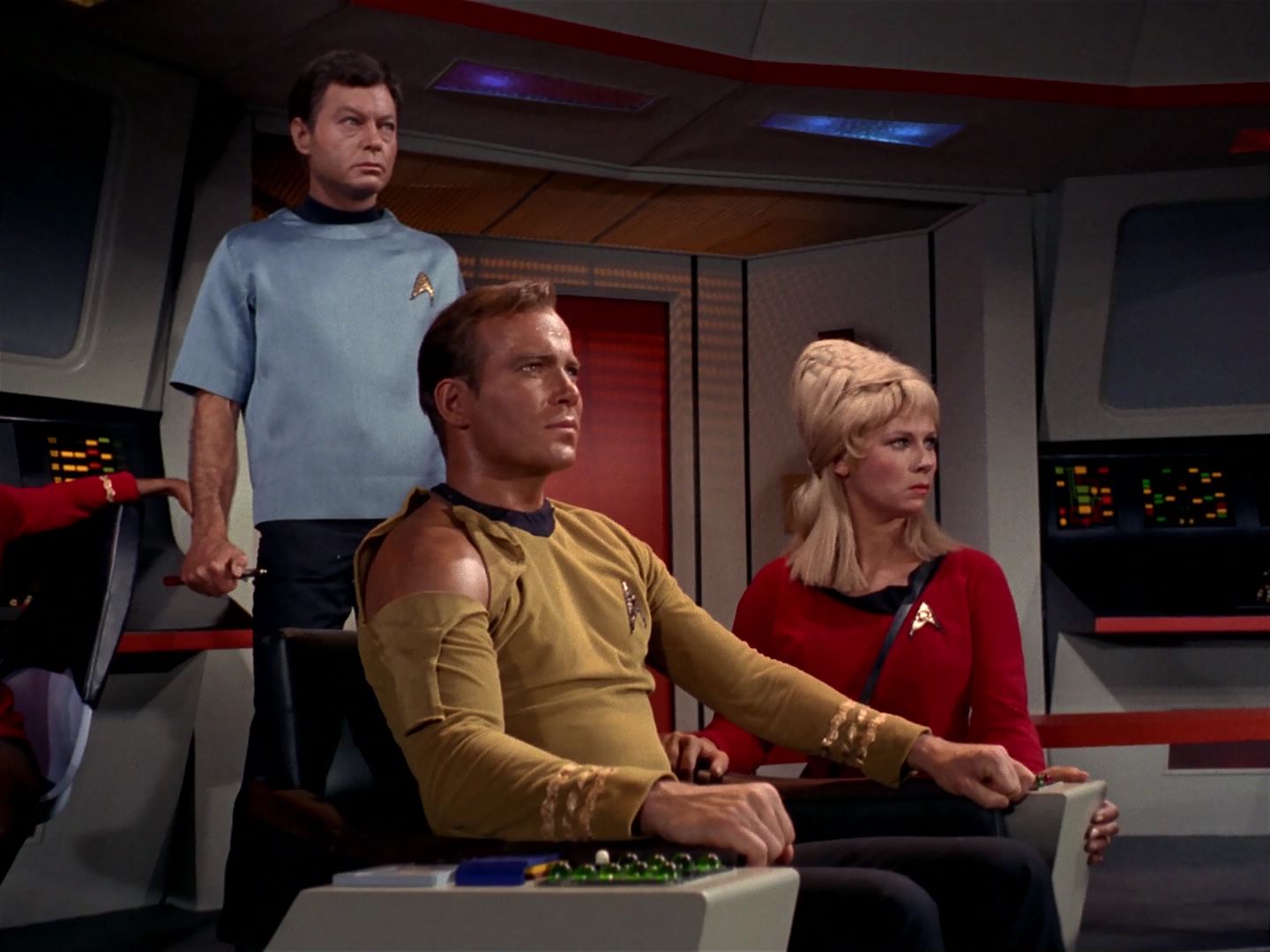 ariane179254_StarTrek_1x04_TheNakedTime_2636.jpg