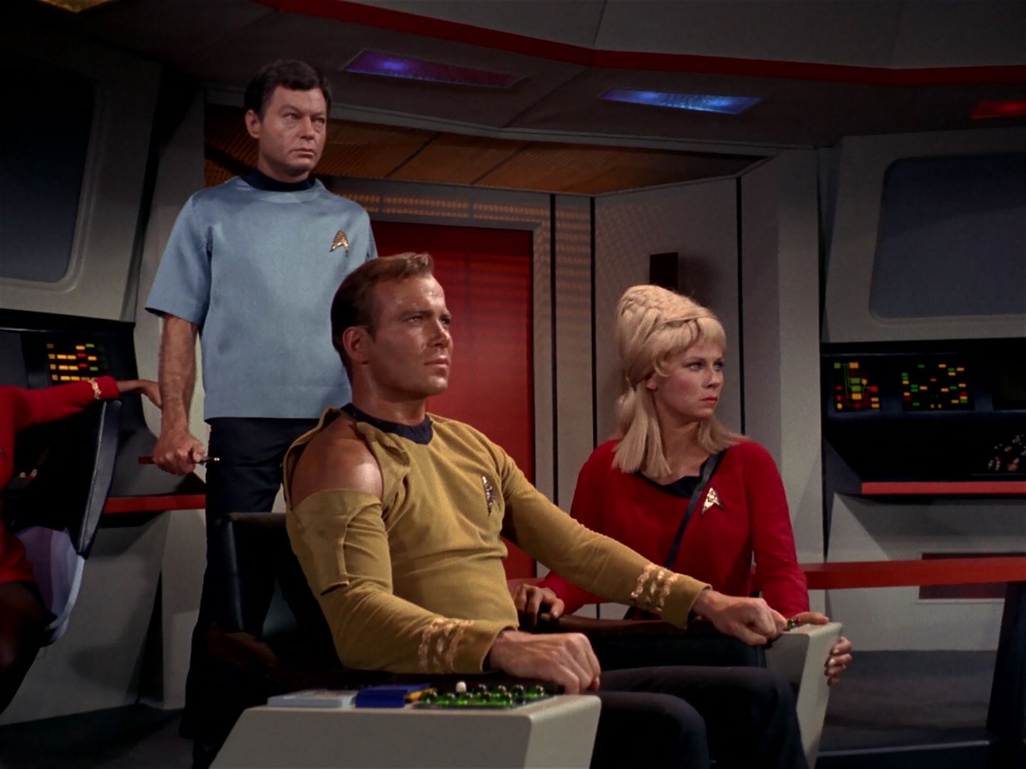 ariane179254_StarTrek_1x04_TheNakedTime_2637.jpg