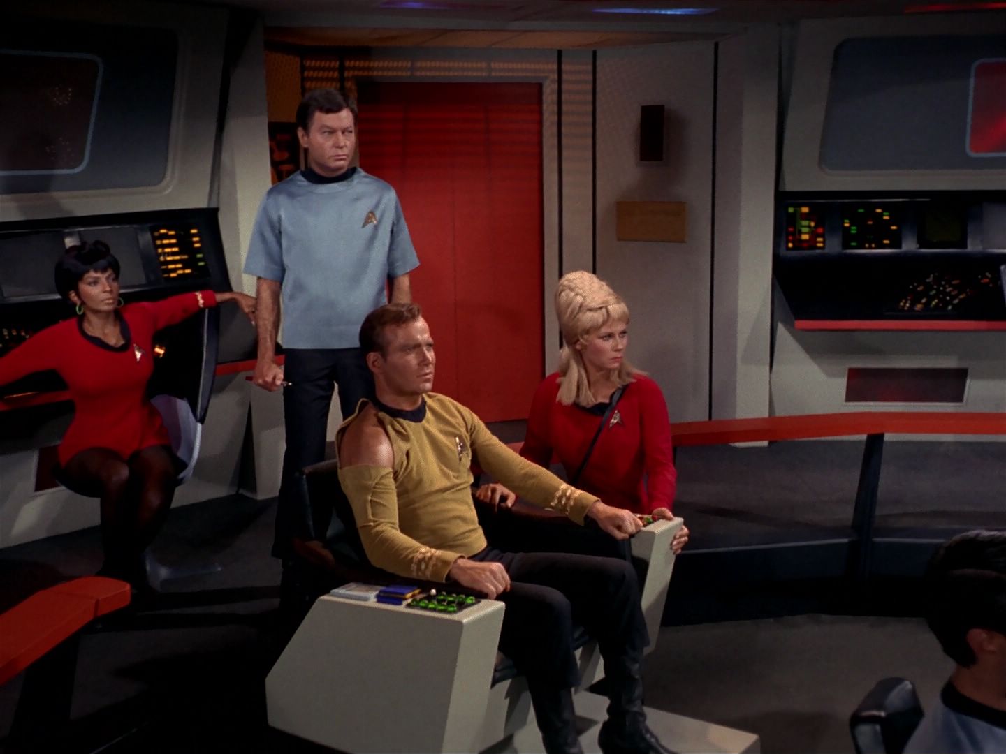 ariane179254_StarTrek_1x04_TheNakedTime_2640.jpg