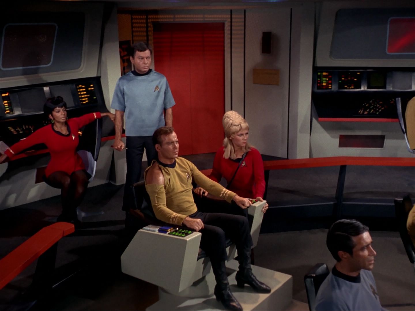 ariane179254_StarTrek_1x04_TheNakedTime_2641.jpg