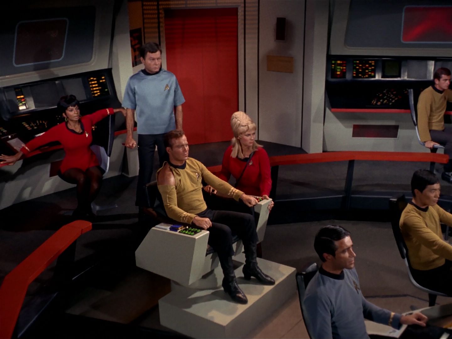 ariane179254_StarTrek_1x04_TheNakedTime_2642.jpg
