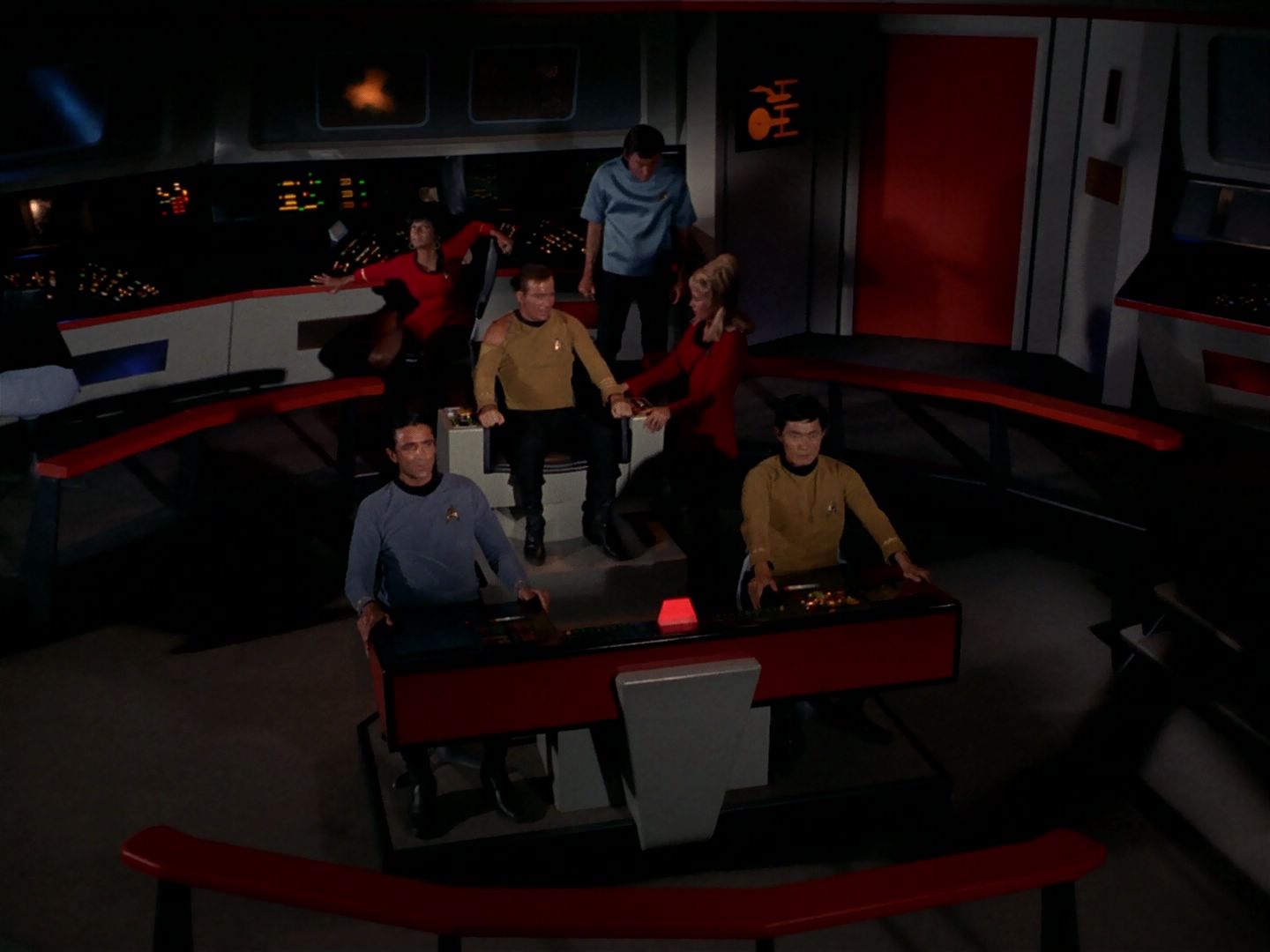 ariane179254_StarTrek_1x04_TheNakedTime_2682.jpg