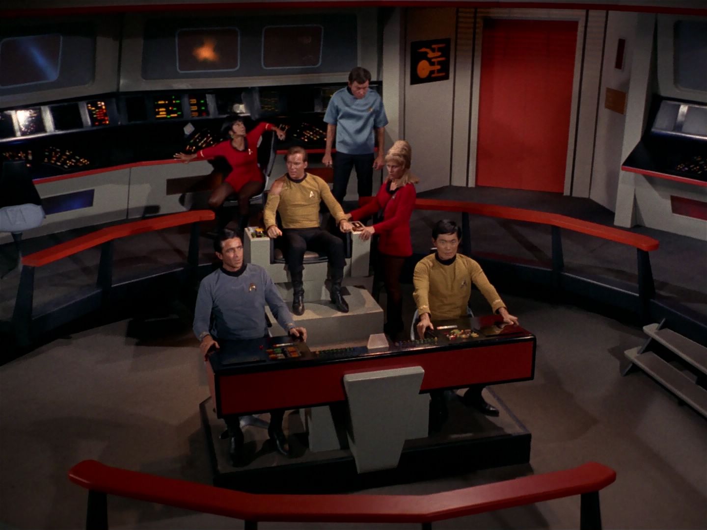 ariane179254_StarTrek_1x04_TheNakedTime_2683.jpg