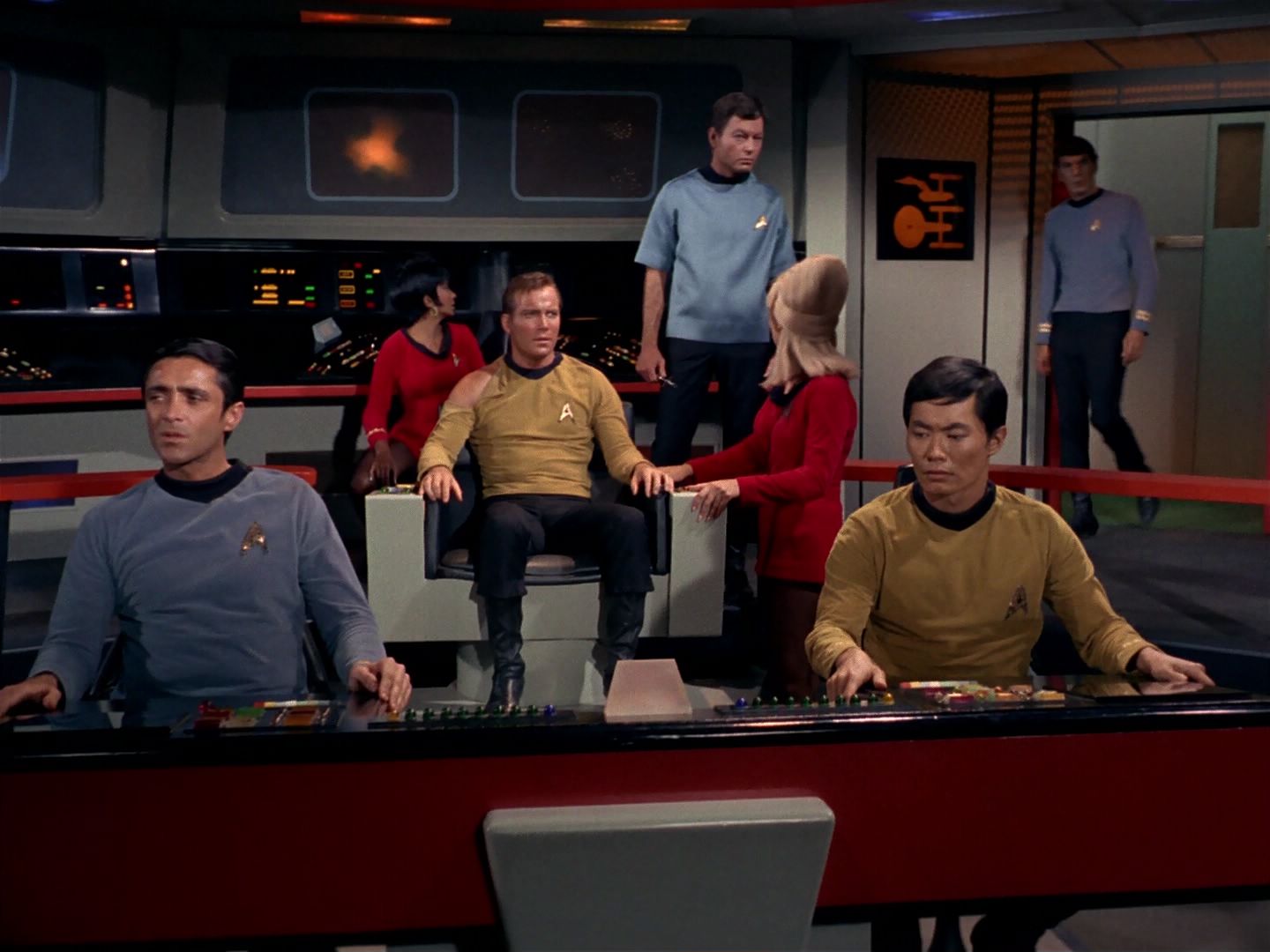 ariane179254_StarTrek_1x04_TheNakedTime_2696.jpg