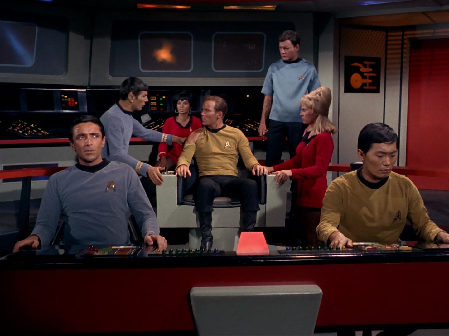 ariane179254_StarTrek_1x04_TheNakedTime_2701.jpg