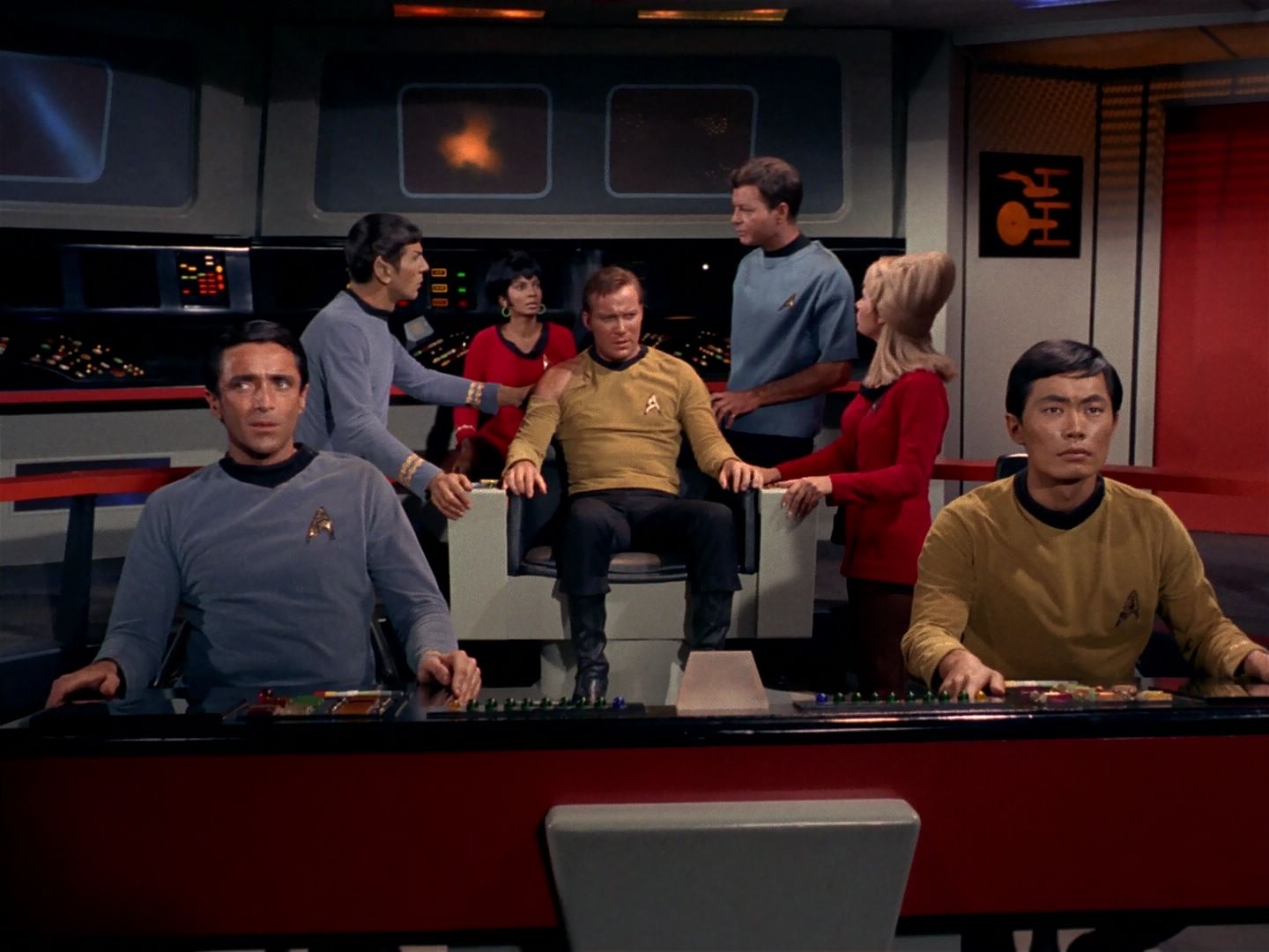 ariane179254_StarTrek_1x04_TheNakedTime_2707.jpg