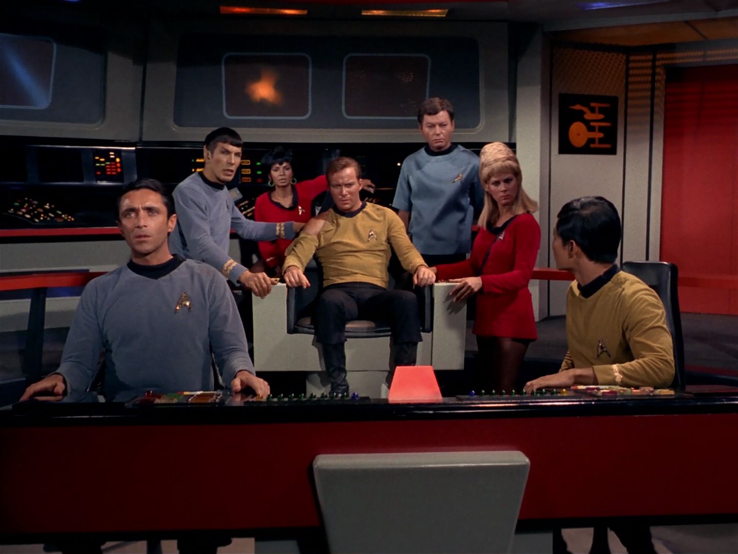ariane179254_StarTrek_1x04_TheNakedTime_2716.jpg