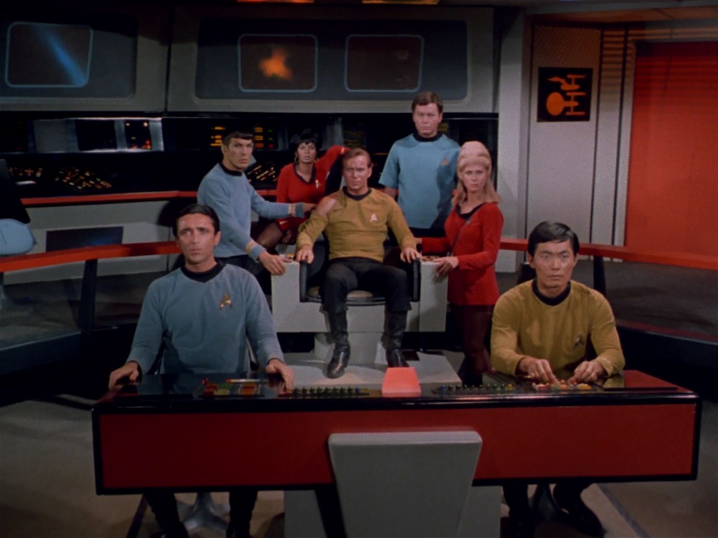 ariane179254_StarTrek_1x04_TheNakedTime_2828.jpg