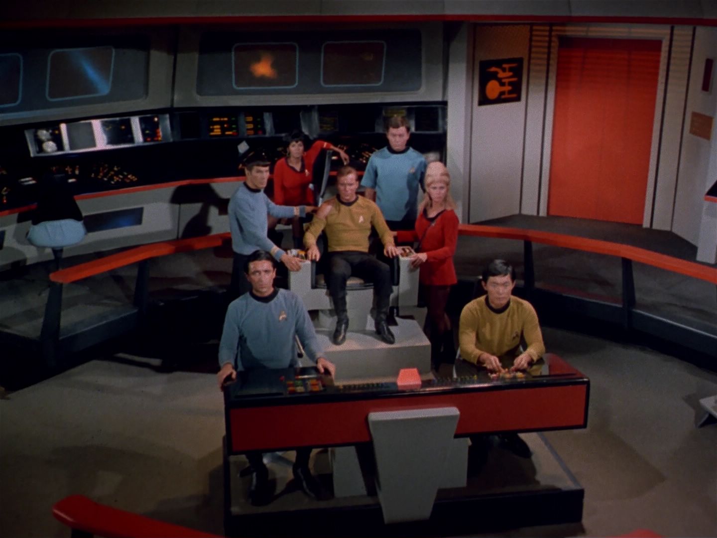 ariane179254_StarTrek_1x04_TheNakedTime_2832.jpg