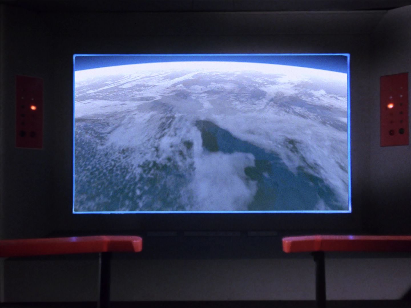 ariane179254_StarTrek_1x04_TheNakedTime-NewEffects_2786.jpg