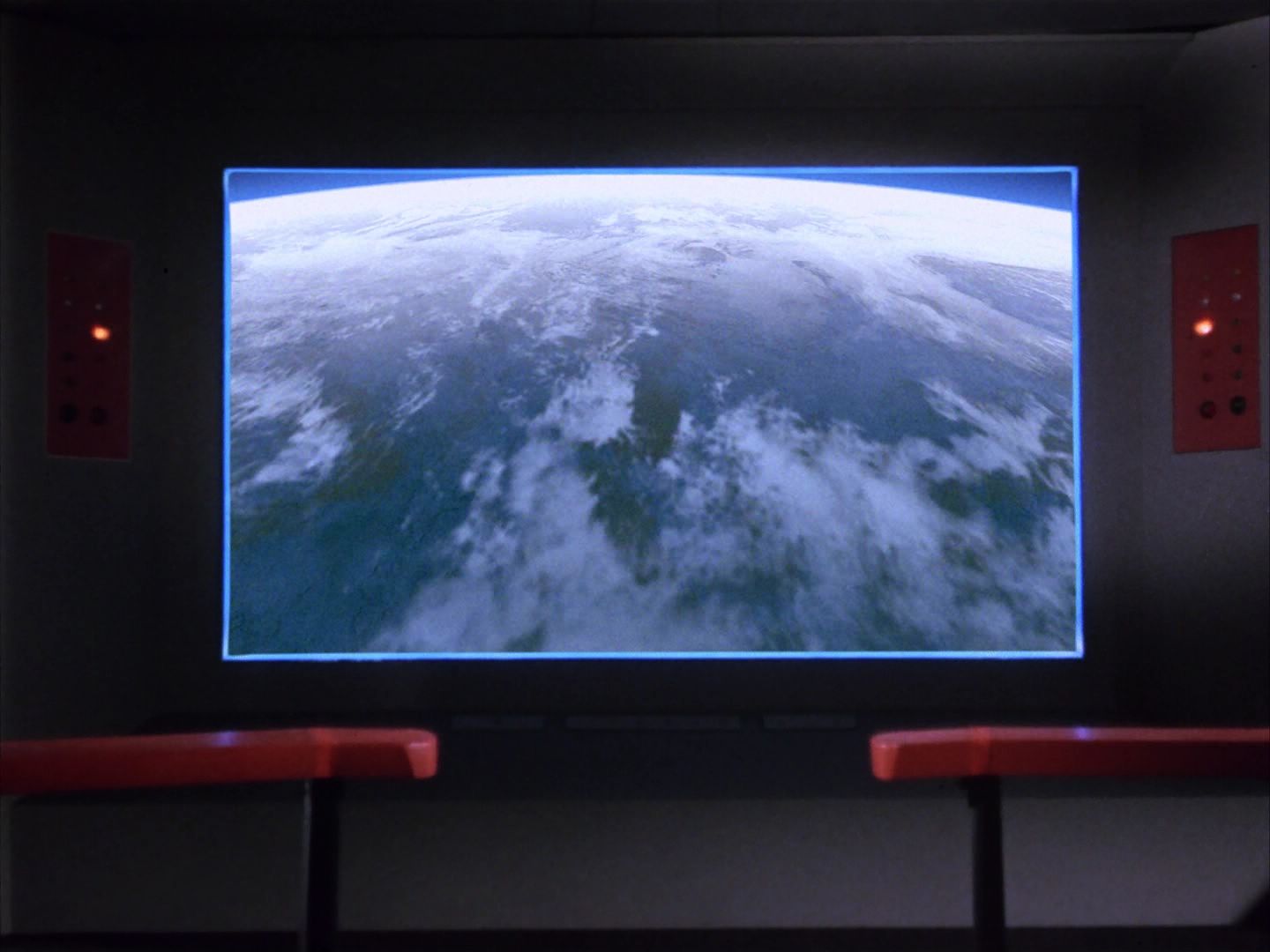 ariane179254_StarTrek_1x04_TheNakedTime-NewEffects_3179.jpg